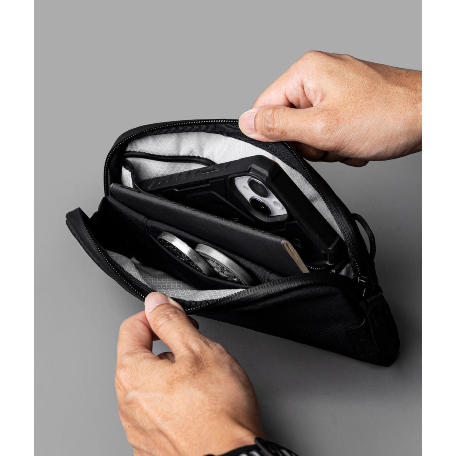 ALPAKA Flight Pouch Axoflux 210D (Black)