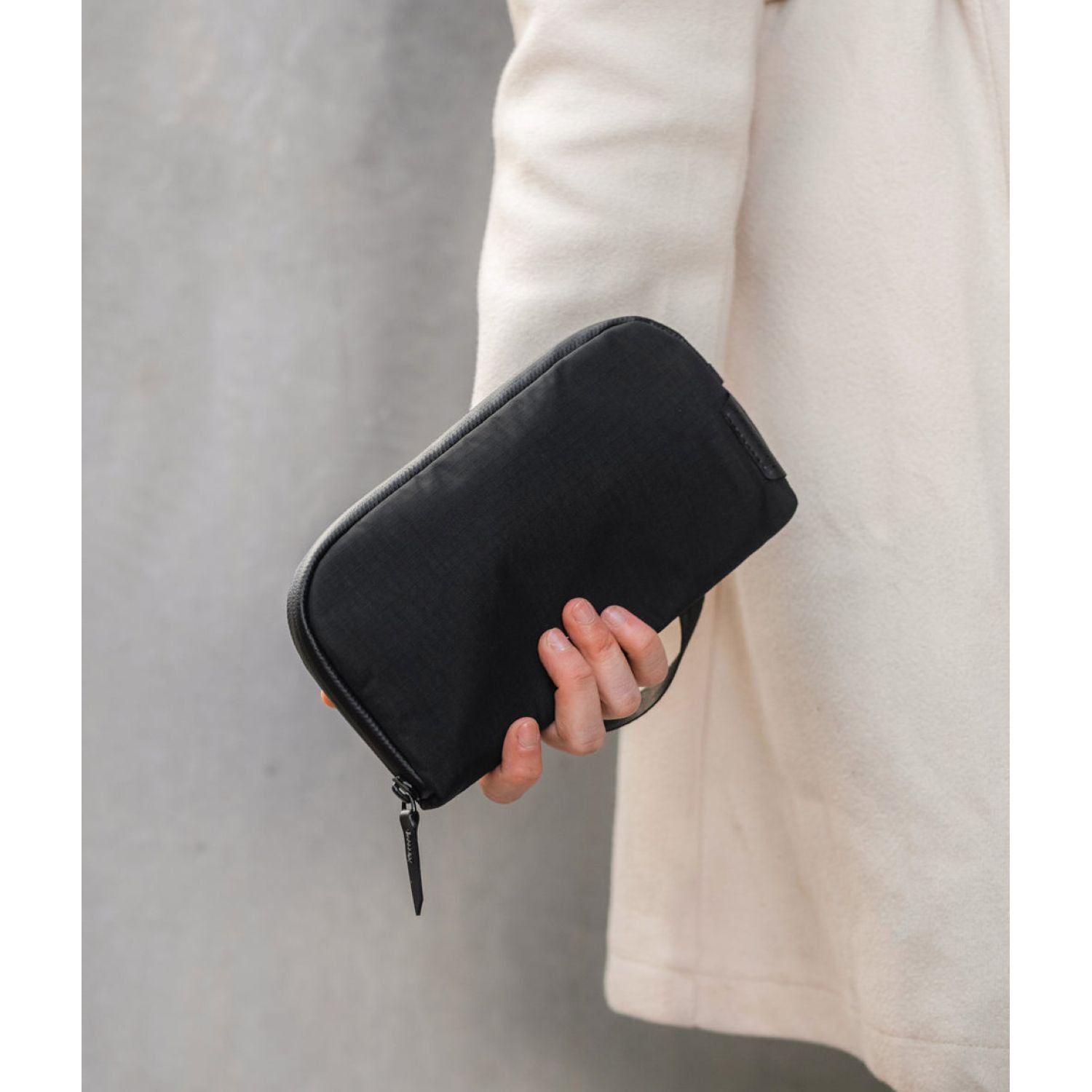 ALPAKA Flight Pouch Axoflux 210D (Black)