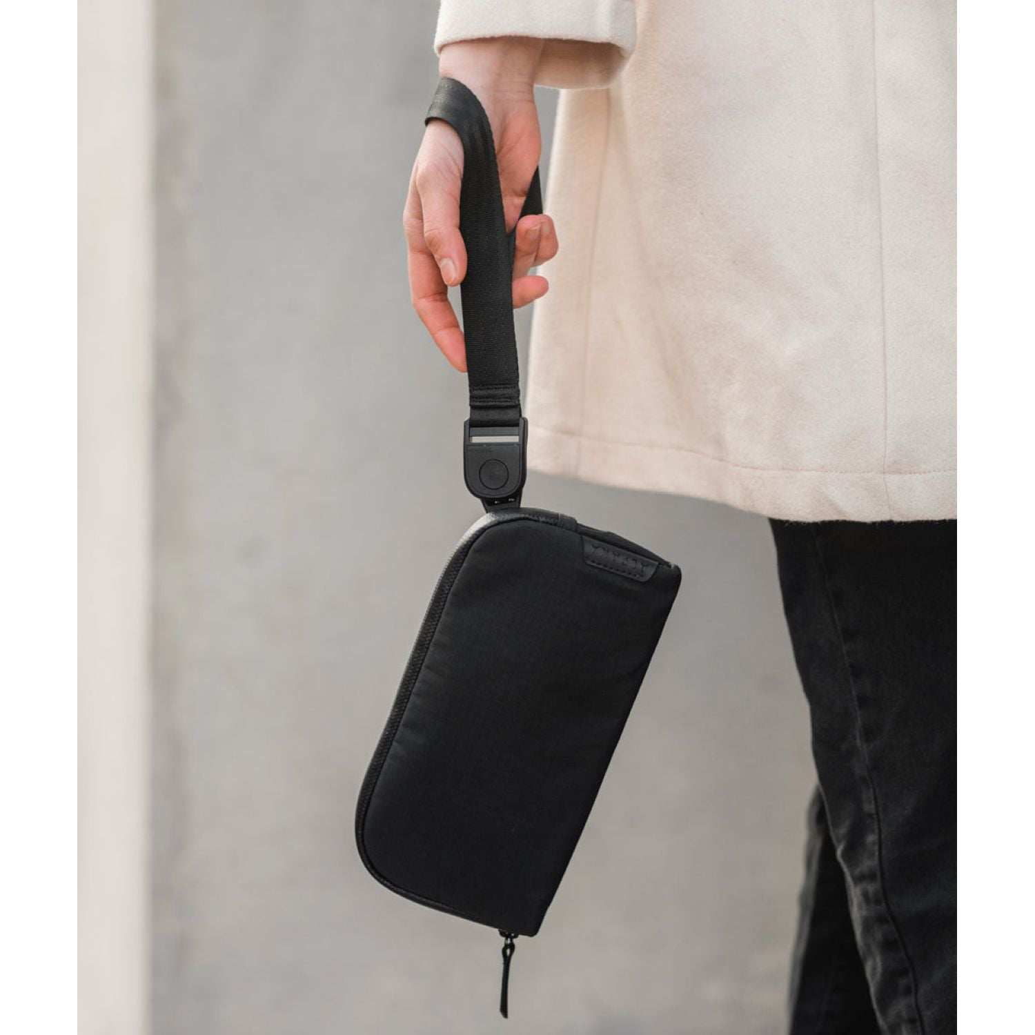 ALPAKA Flight Pouch Axoflux 210D (Black)