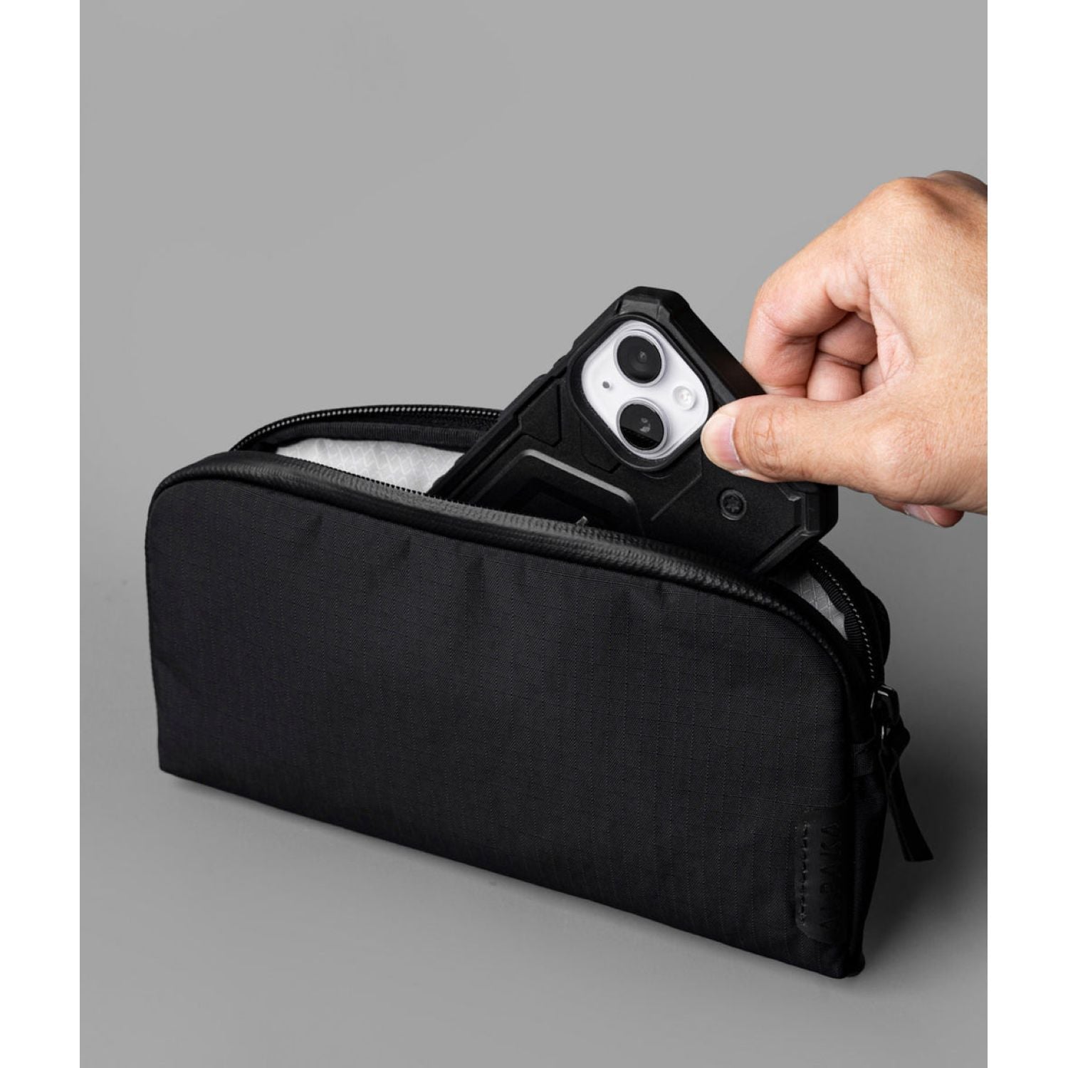 ALPAKA Flight Pouch Axoflux 210D (Black)