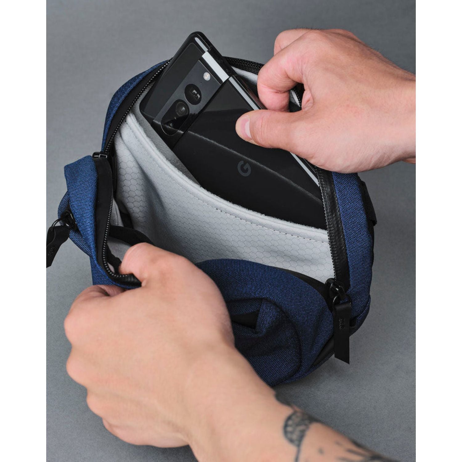 ALPAKA Go Sling Nano Axoflux 600D (Blue)