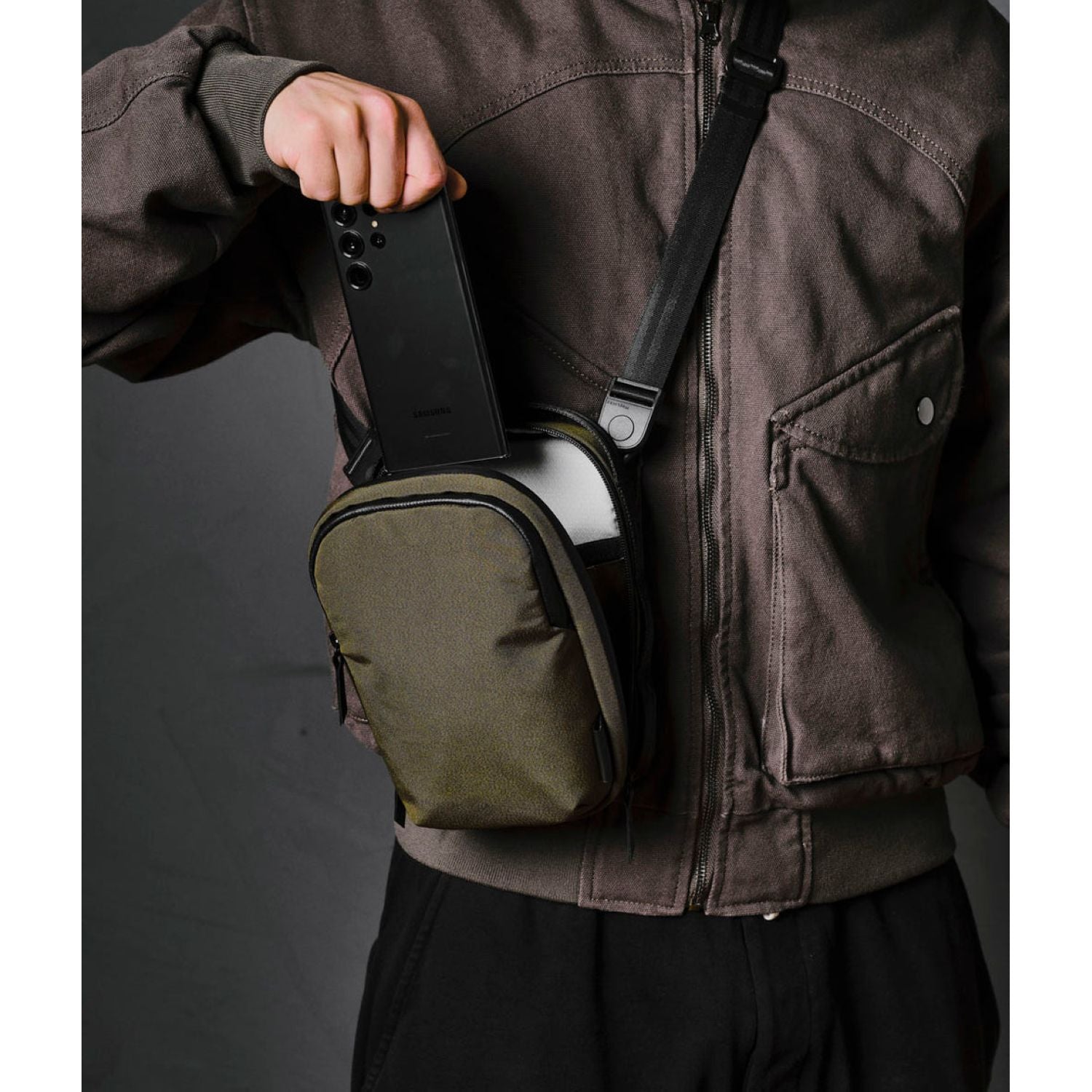 ALPAKA Metro Sling V2 Axoflux 300D (Army Green)