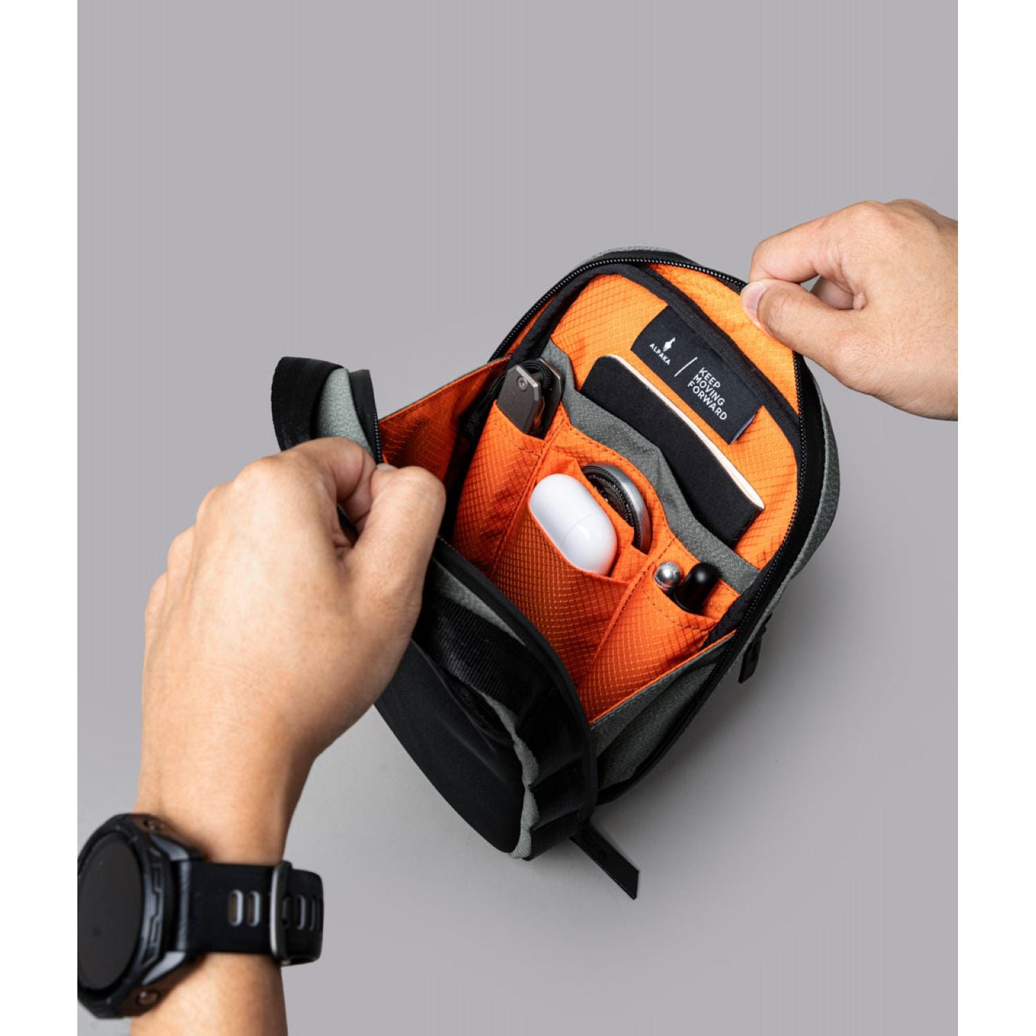 ALPAKA Metro Sling V2 Axoflux 300D (Grey)