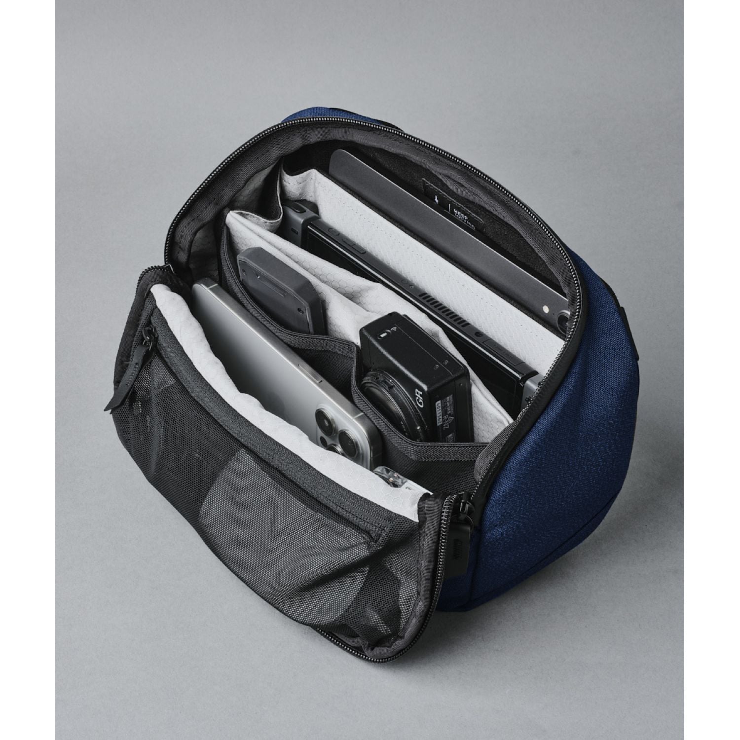 ALPAKA Vertex Pouch Axoflux 600D (Blue)
