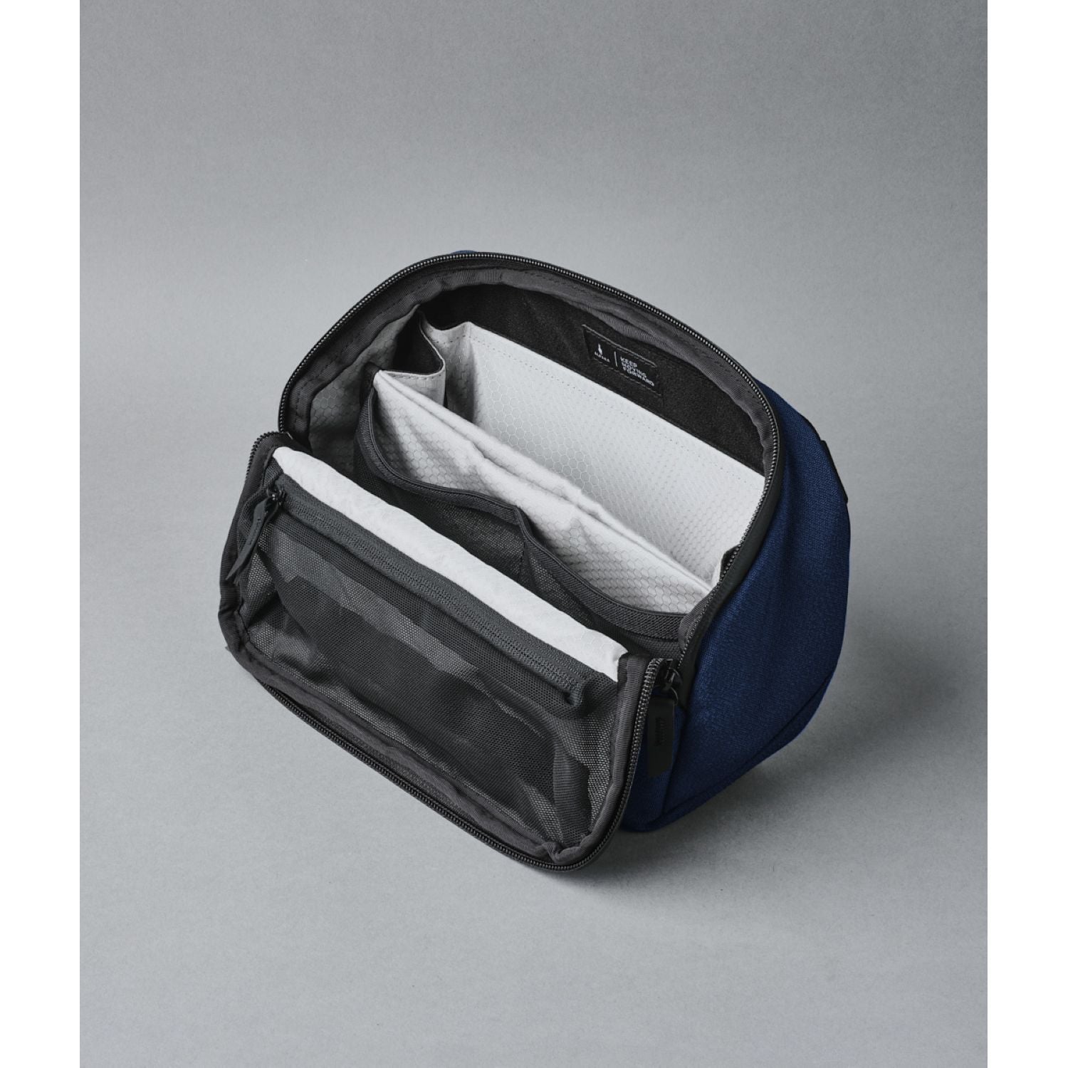 ALPAKA Vertex Pouch Axoflux 600D (Blue)