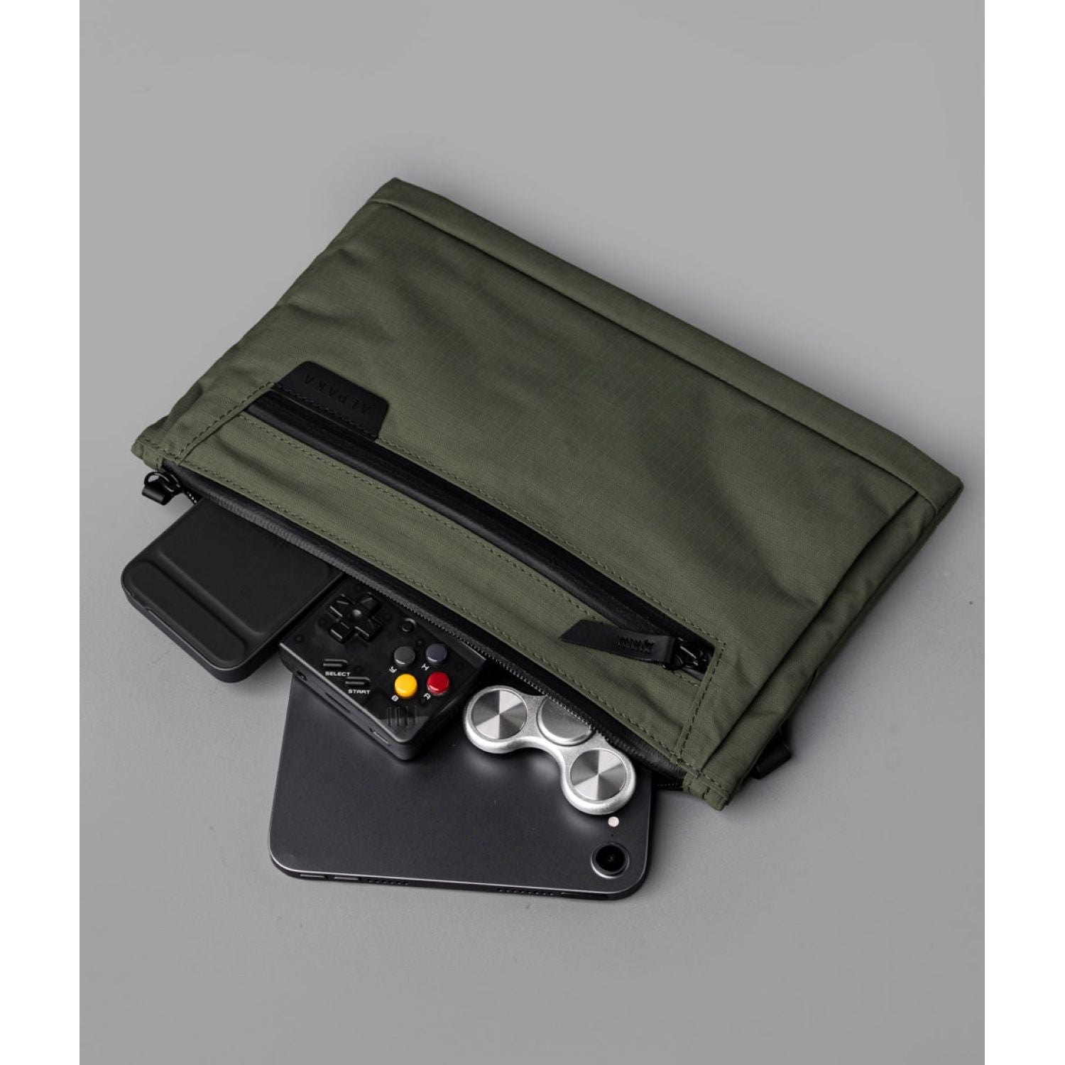 ALPAKA Zip Pouch Max V2 Axoflux 210D (Green)