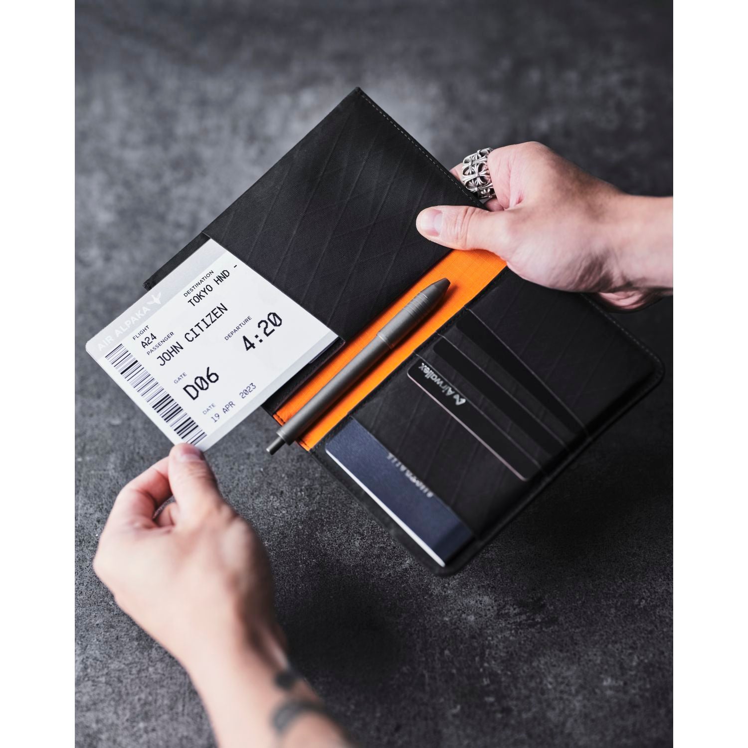 ALPAKA ARK Bifold Passport Wallet X-Pac VX21 (Black)