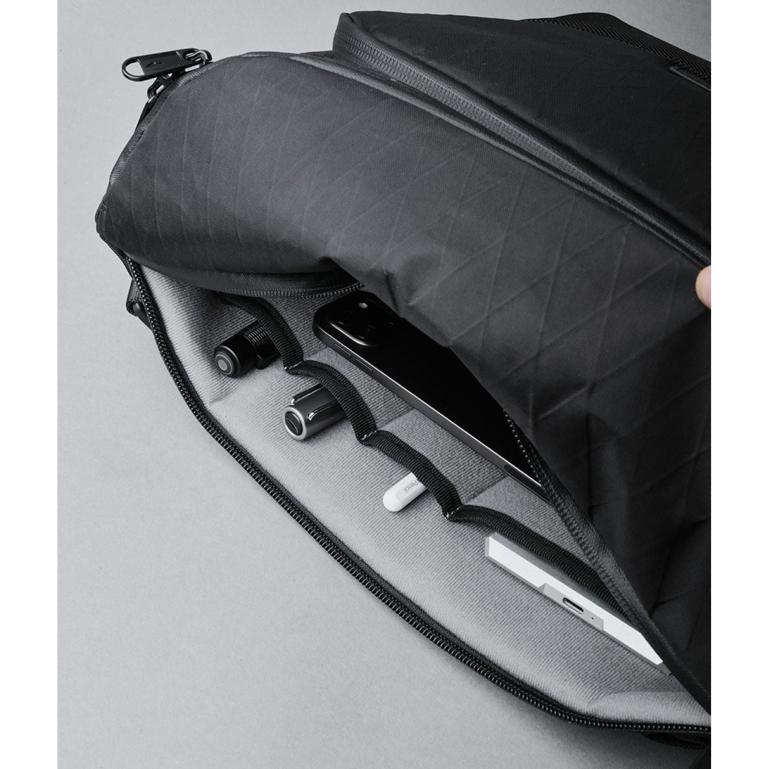 ALPAKA Bravo Sling Max V2 X-Pac VX21 (Black)