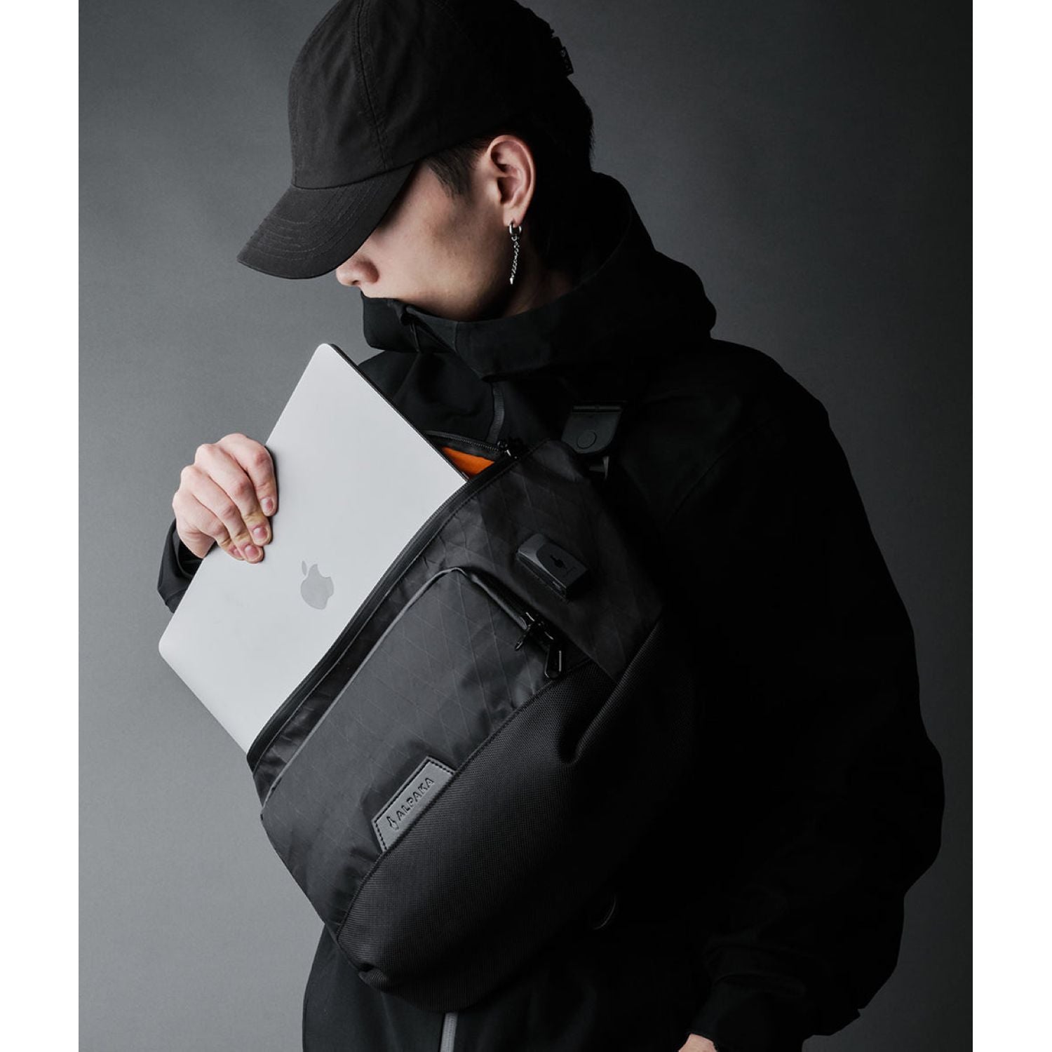 ALPAKA Bravo Sling Max V2 X-Pac VX21 (Black)