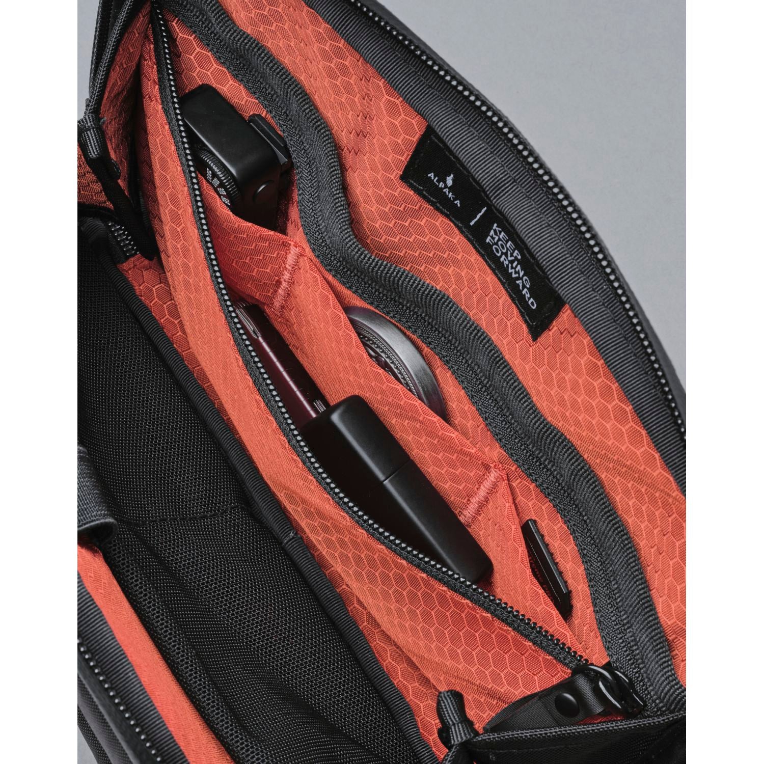 ALPAKA Elements Tech Case Mini X-Pac VX42 (Black)