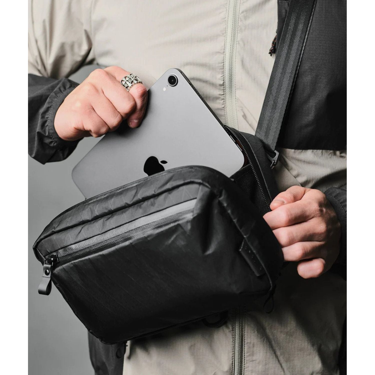 ALPAKA Elements Tech Case X-Pac VX21 (Black)