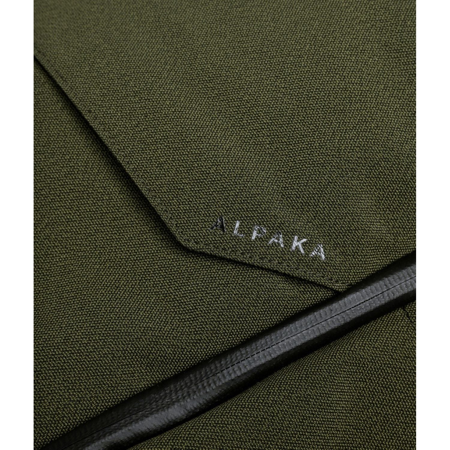 ALPAKA Elements Travel (35L) Axoflux 600D Backpack + Removable Waist Strap (Green)