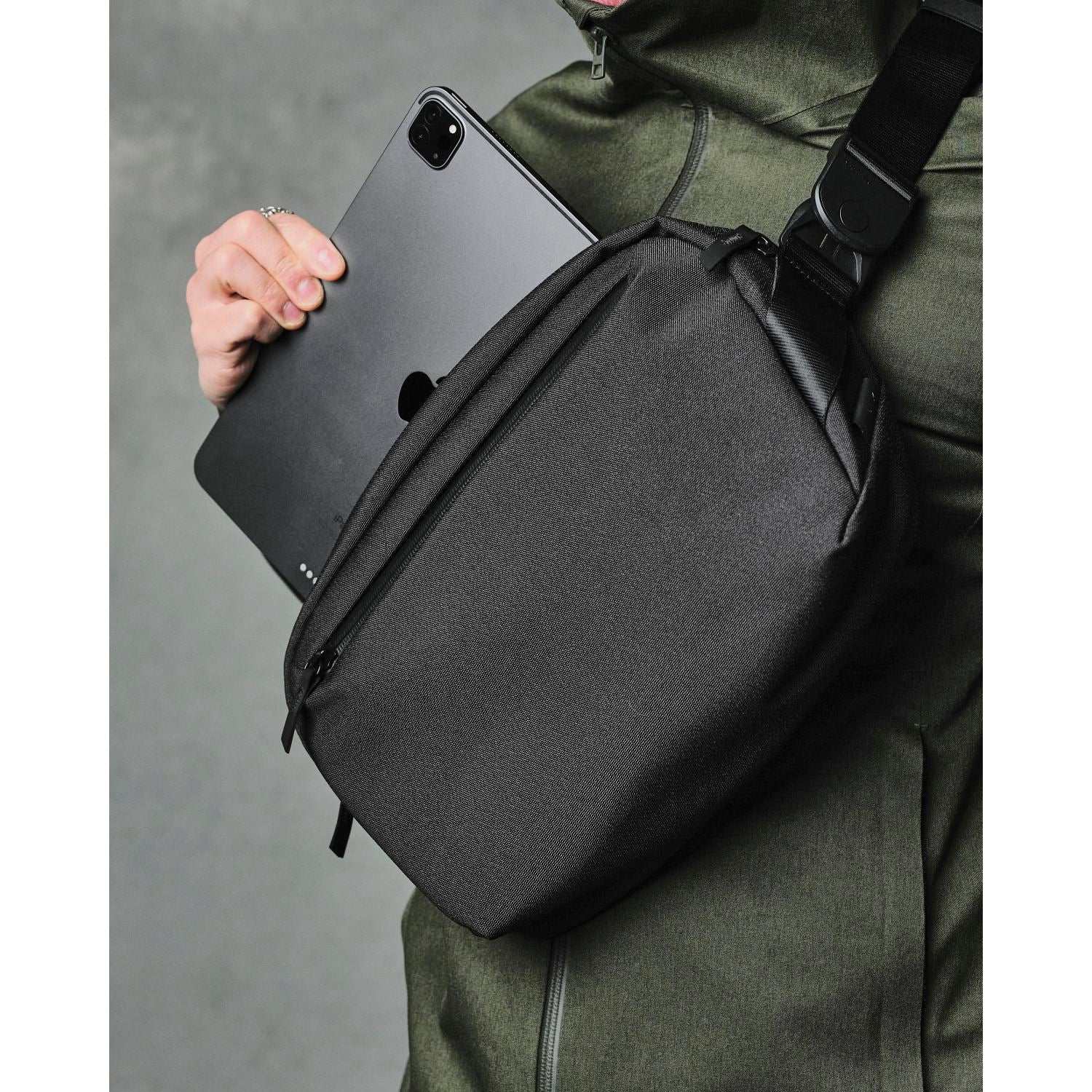 ALPAKA Go Sling Axoflux 600D (Black)