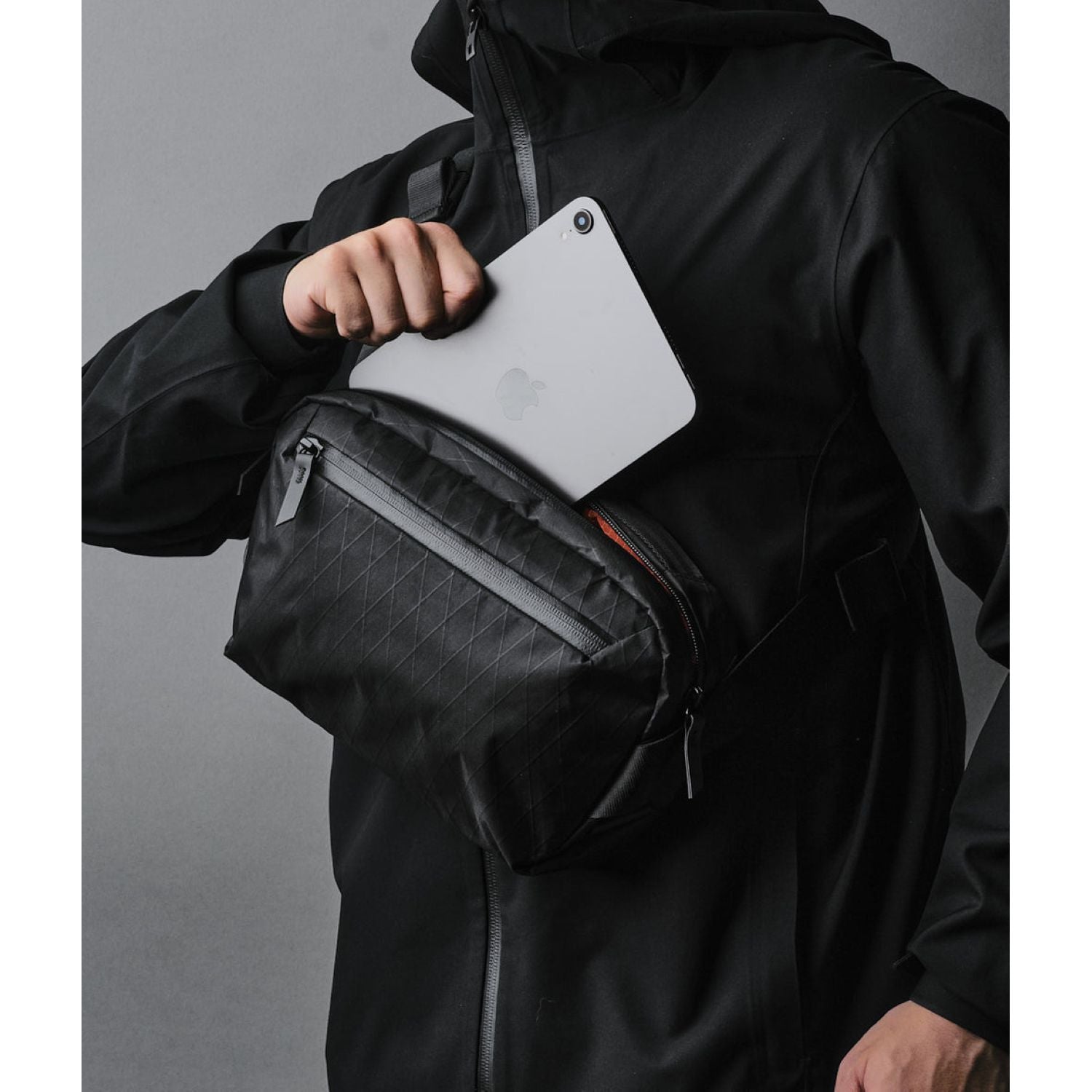 ALPAKA Go Sling Mini V2 X-Pac V21 (Black)