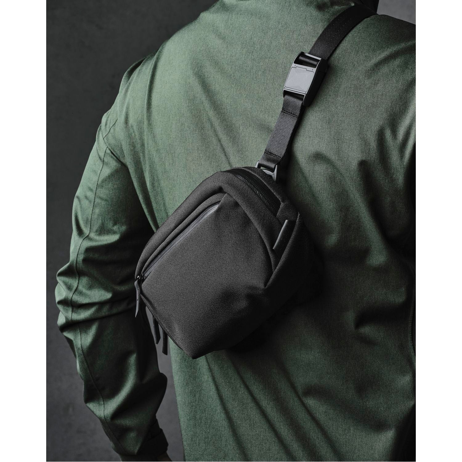 ALPAKA Go Sling Nano Axoflux 600D (Black)