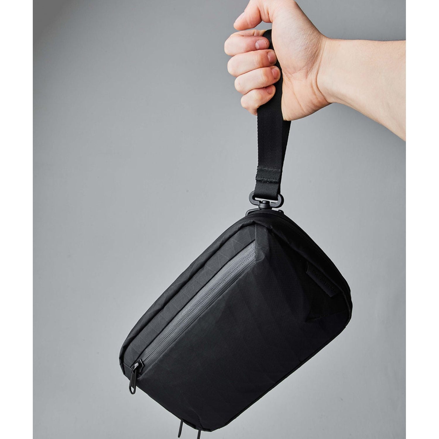 ALPAKA Hand Carry Strap (Black)