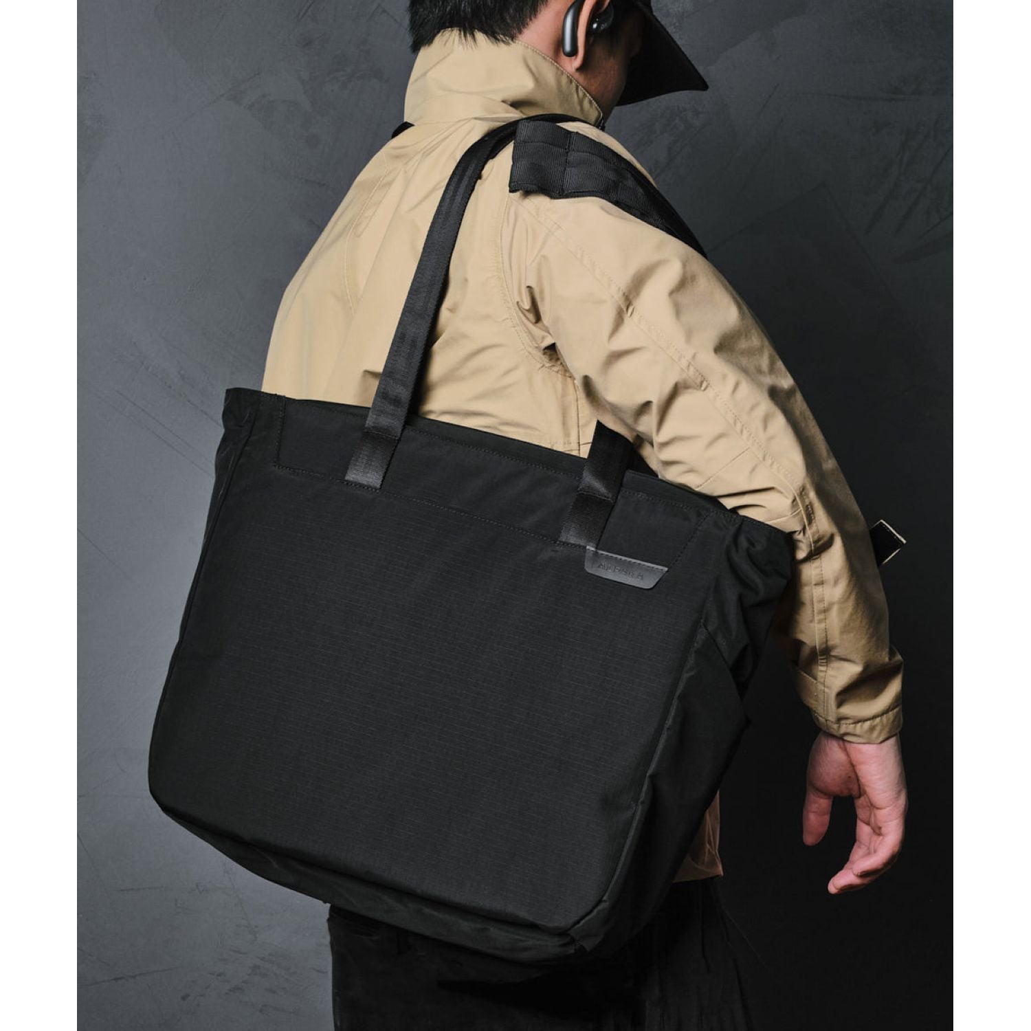 ALPAKA Metro Tote Axoflux 210D (Black)