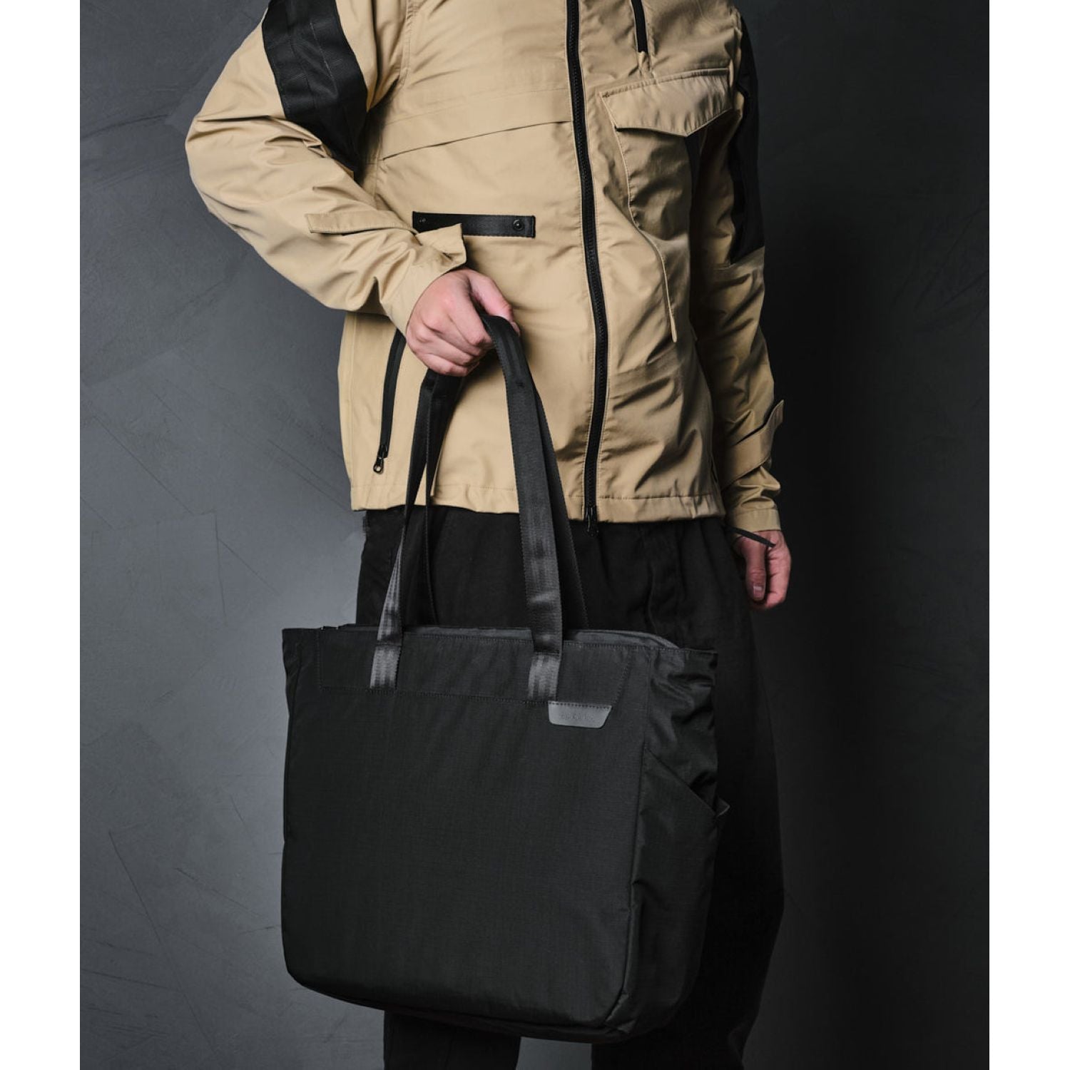 ALPAKA Metro Tote Axoflux 210D (Black)