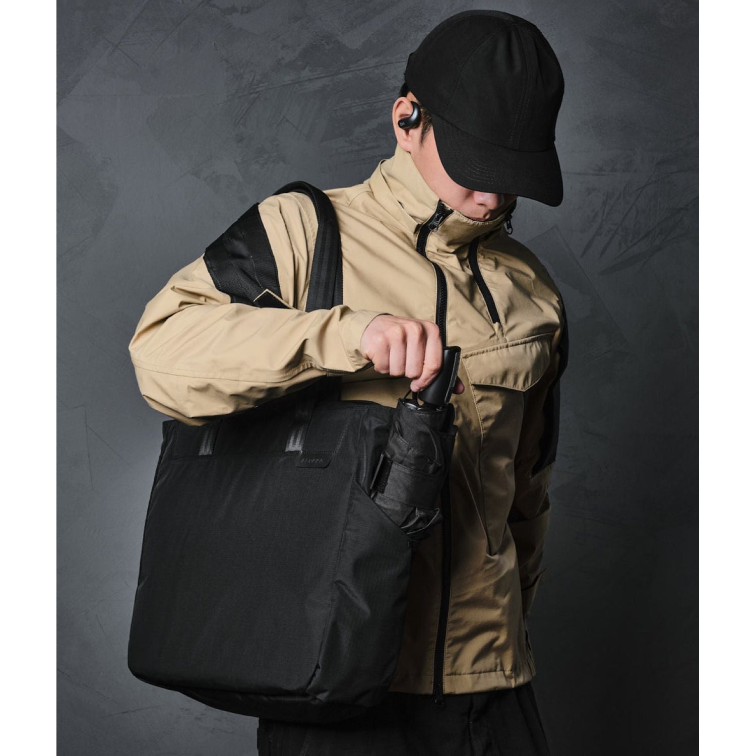 ALPAKA Metro Tote Axoflux 210D (Black)