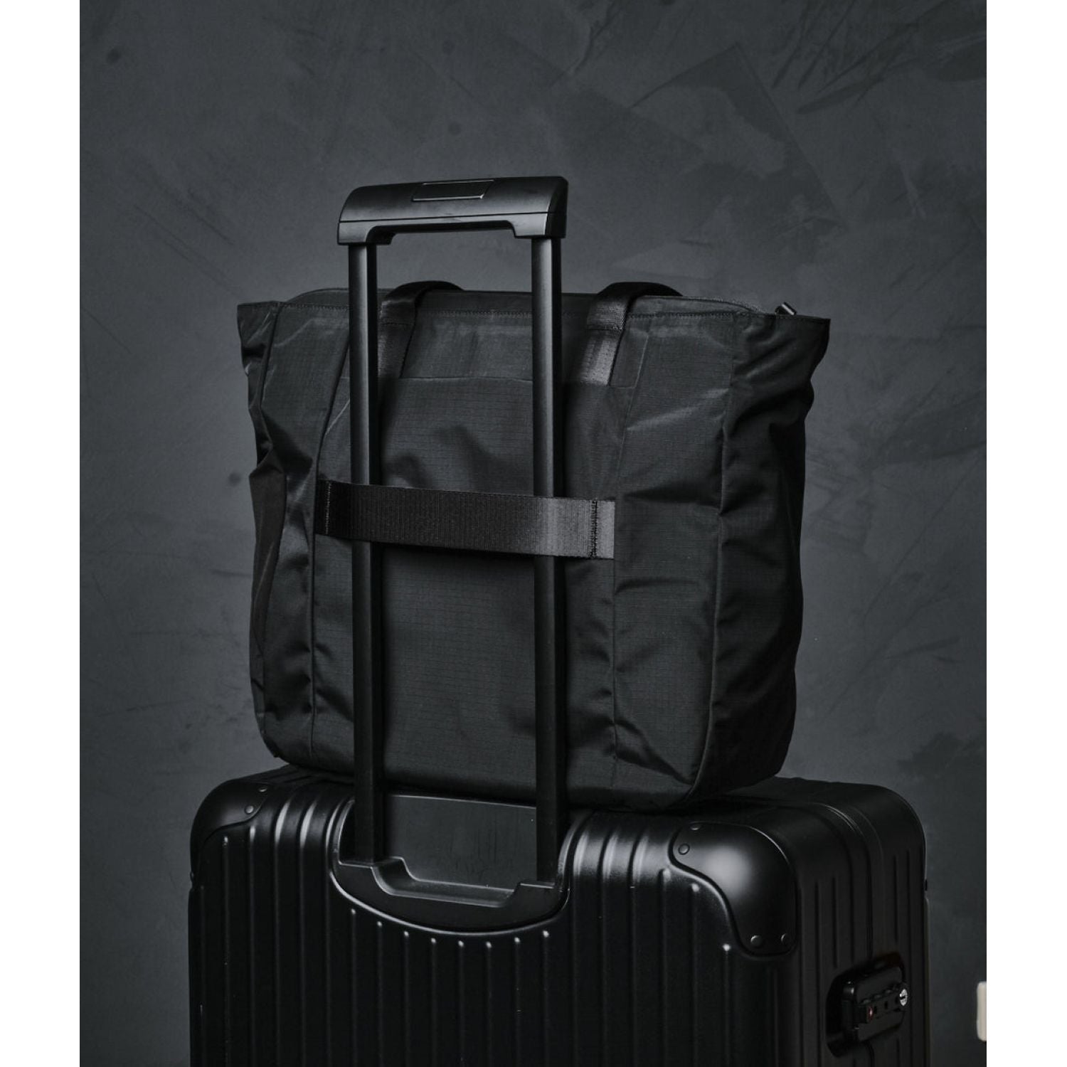 ALPAKA Metro Tote Axoflux 210D (Black)