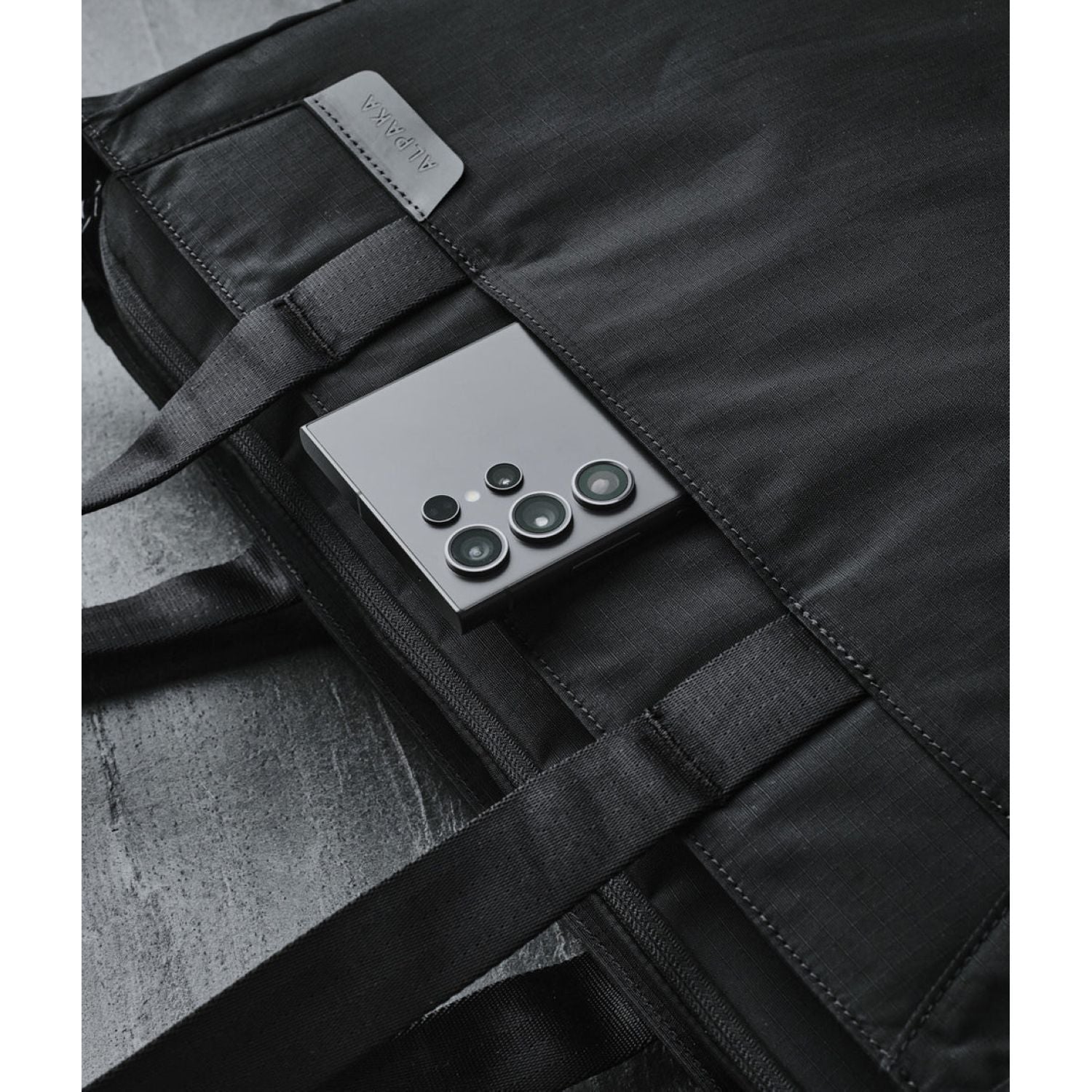 ALPAKA Metro Tote Axoflux 210D (Black)