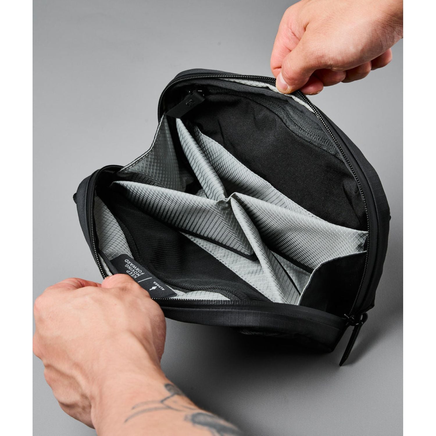 ALPAKA Toiletry Bag (Black)