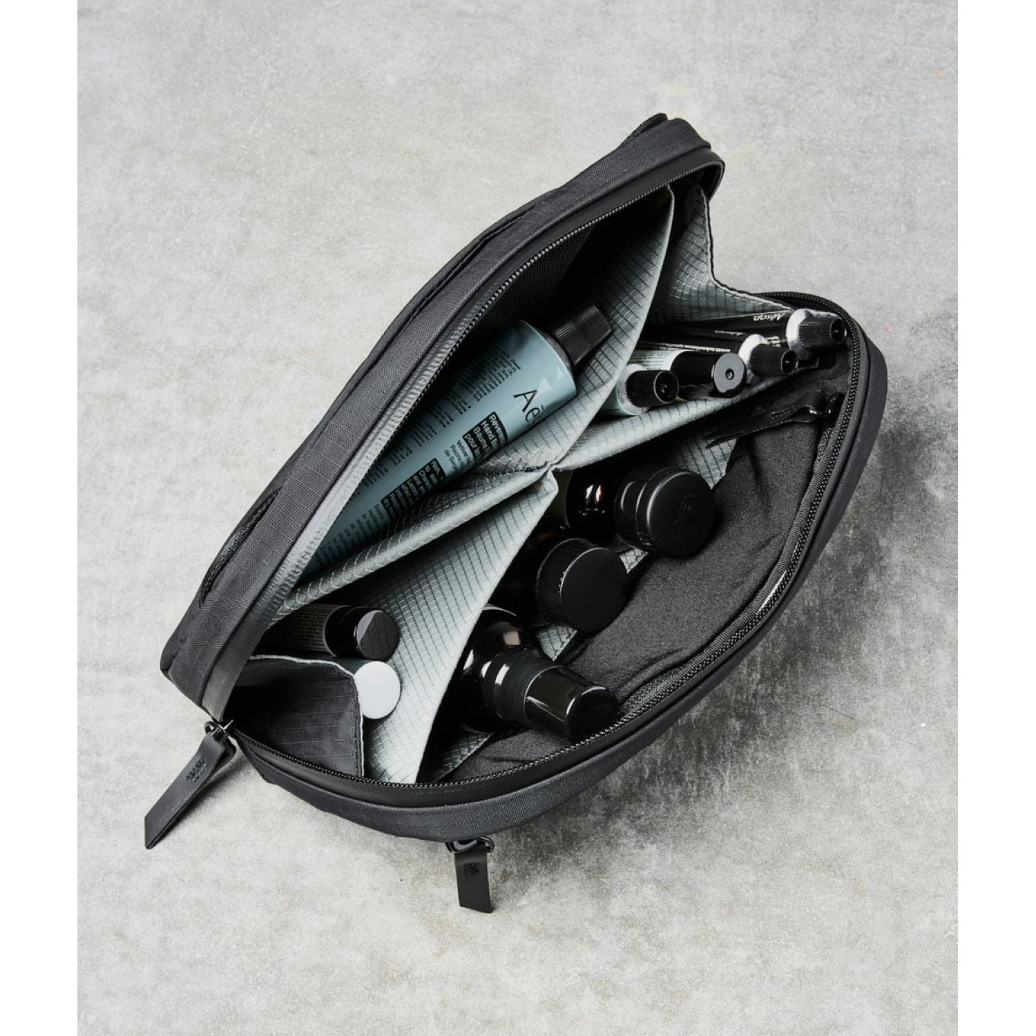 ALPAKA Toiletry Bag (Black)