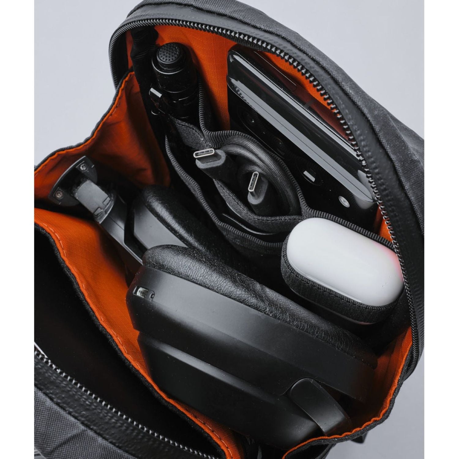 ALPAKA Vertical Sling X-Pac VX21 (Black)