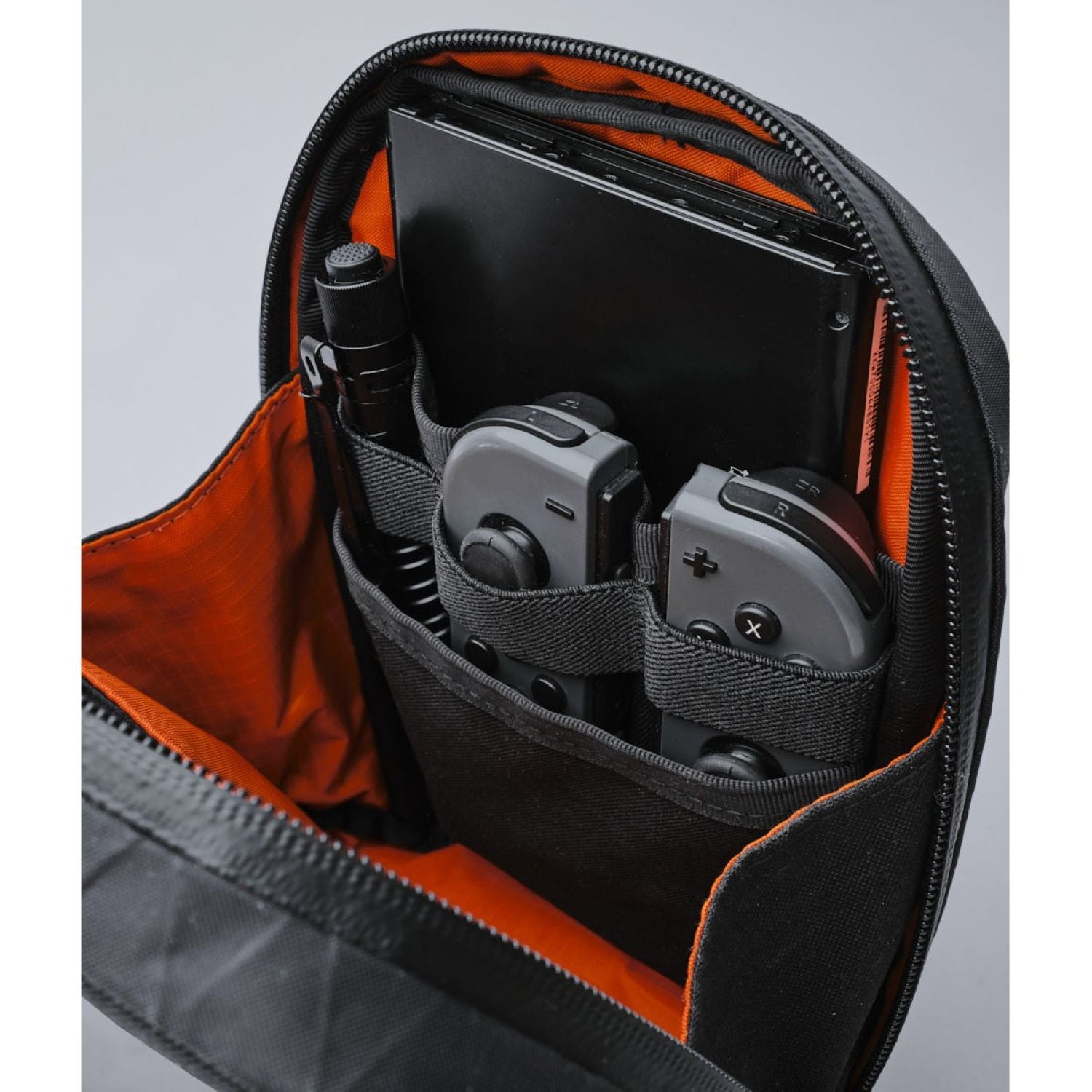 ALPAKA Vertical Sling X-Pac VX21 (Black)