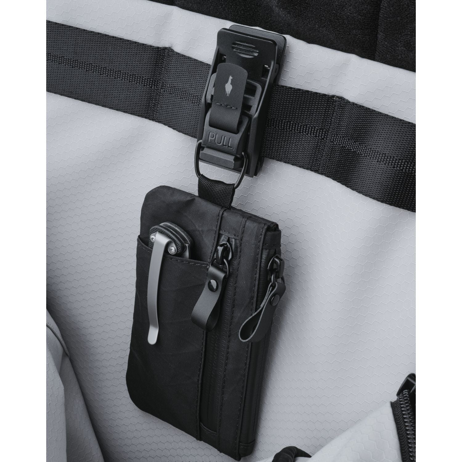 ALPAKA Zip Cardholder X-Pac VX21 (Black)