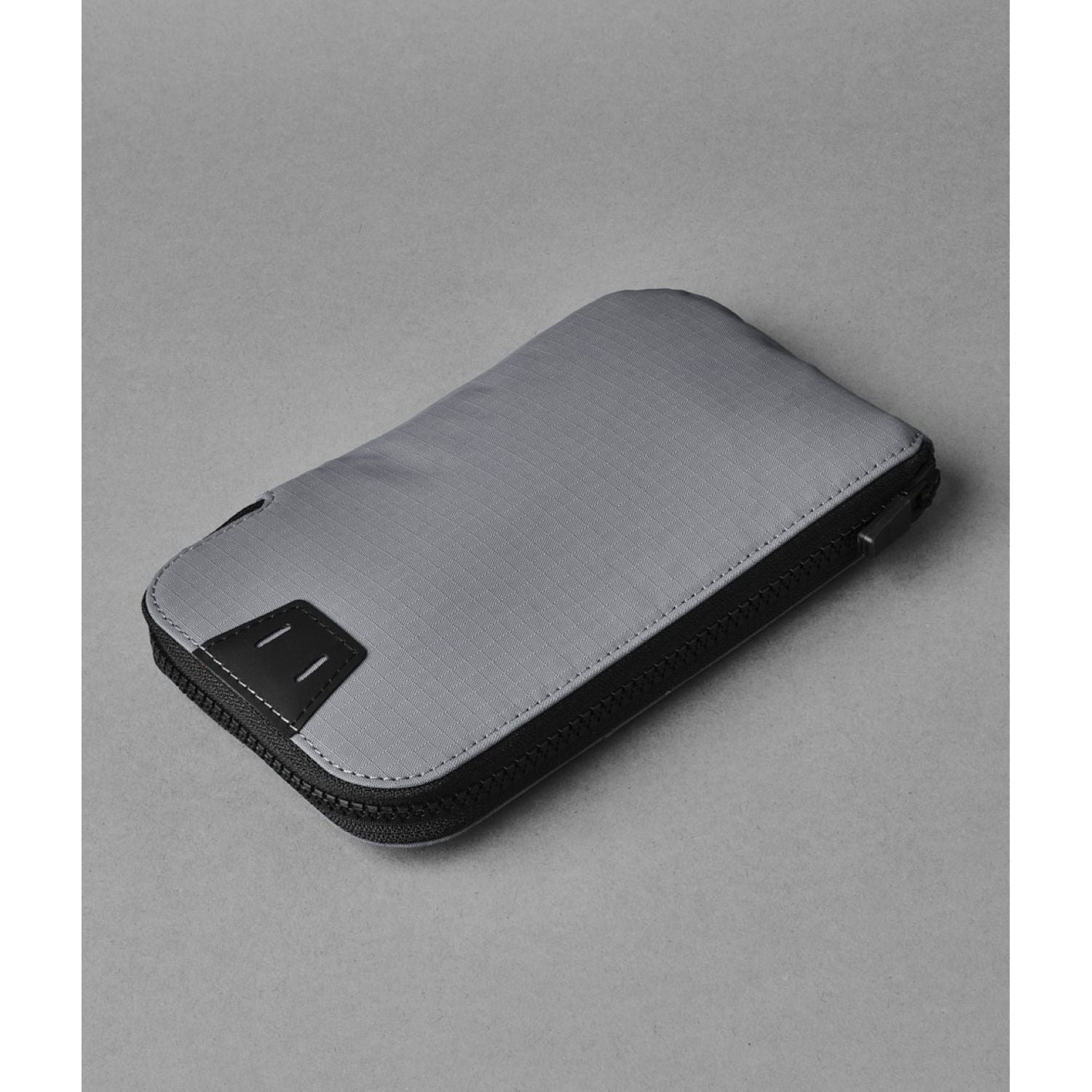 ALPAKA Zip Travel Wallet Axoflux 210D (Grey)