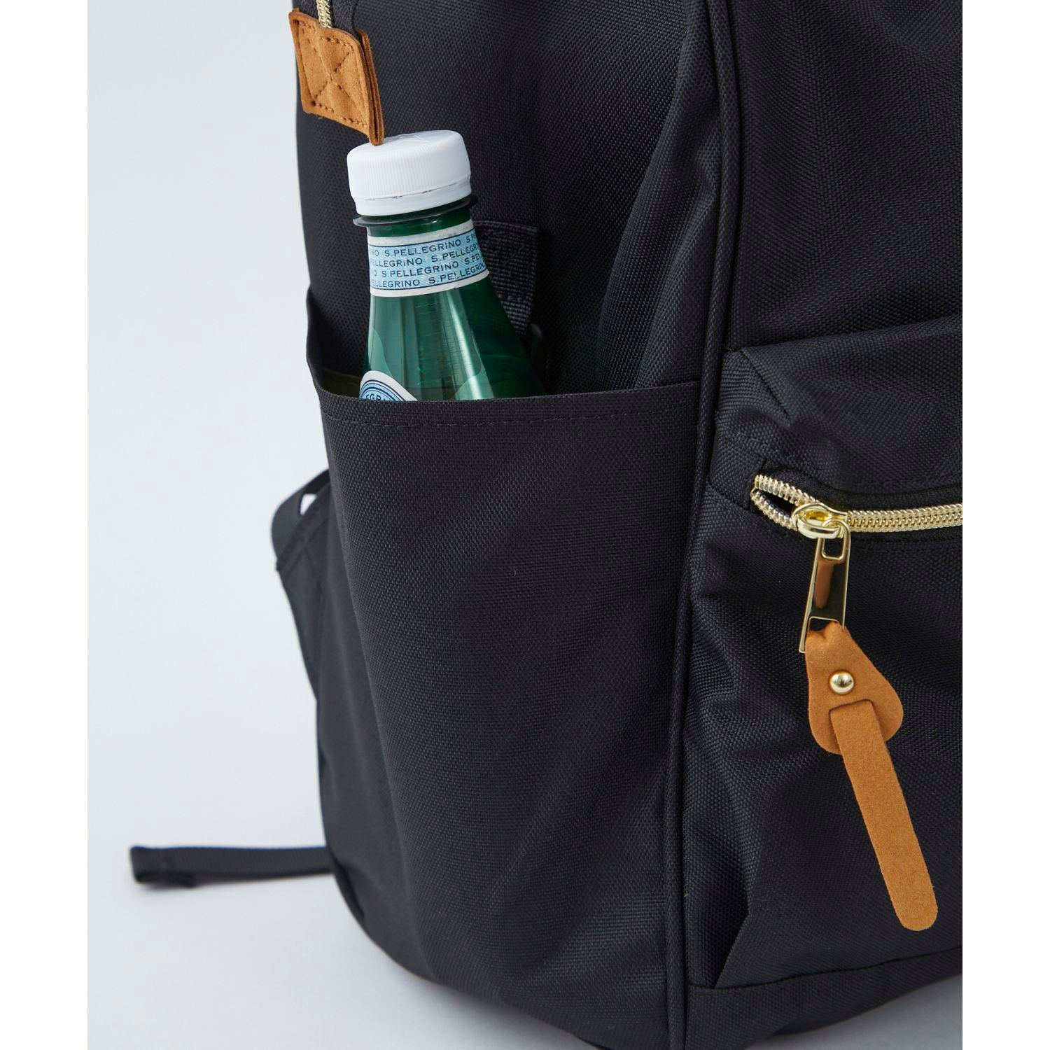 Anello Cross Bottle Kuchigane Backpack L (Black)
