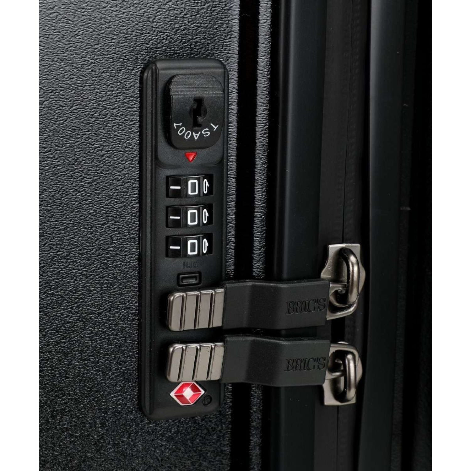 BRIC'S Bellagio 29" Large Luggage Spinner Trunk (Black)