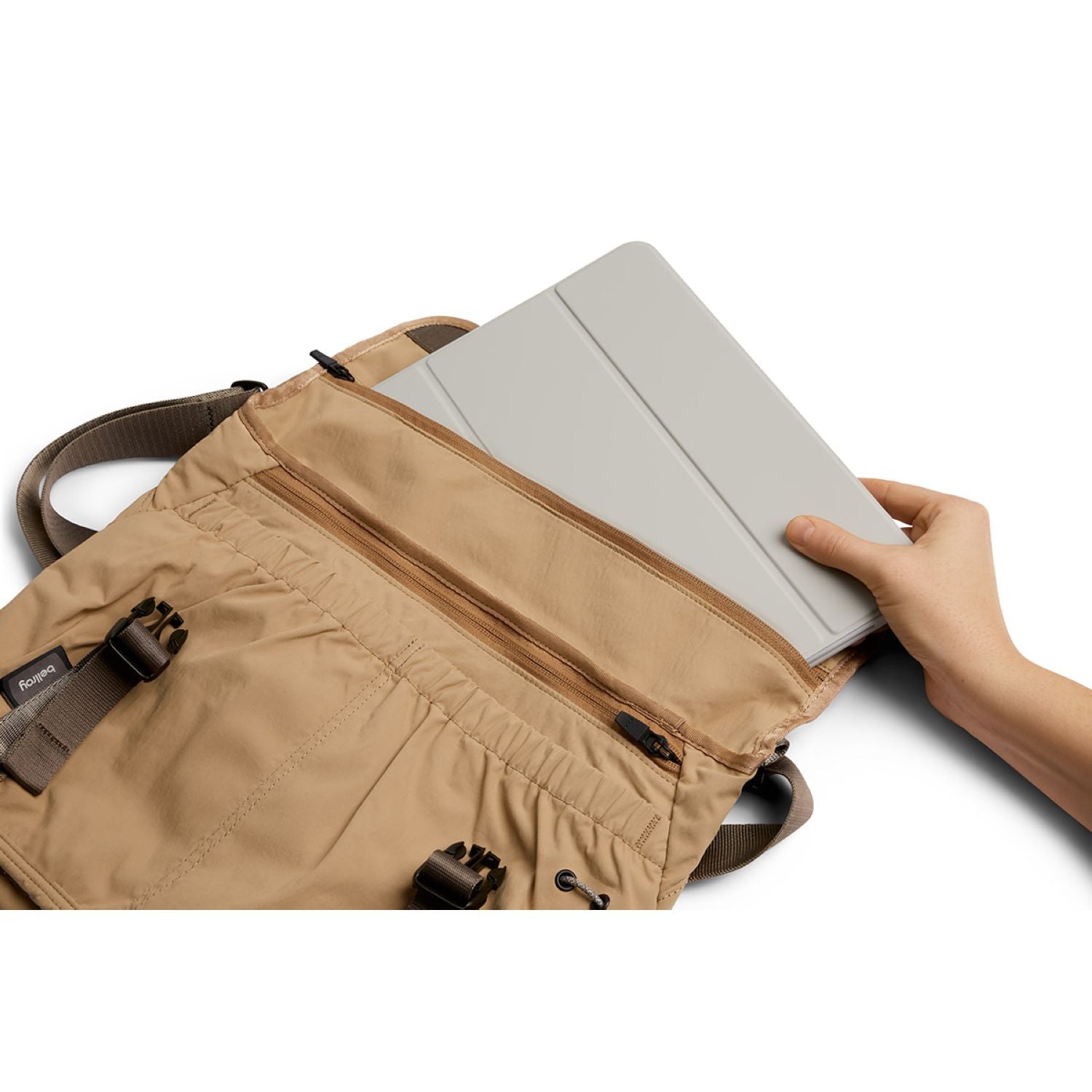 Bellroy Cinch Messenger Bag - Sand Dune