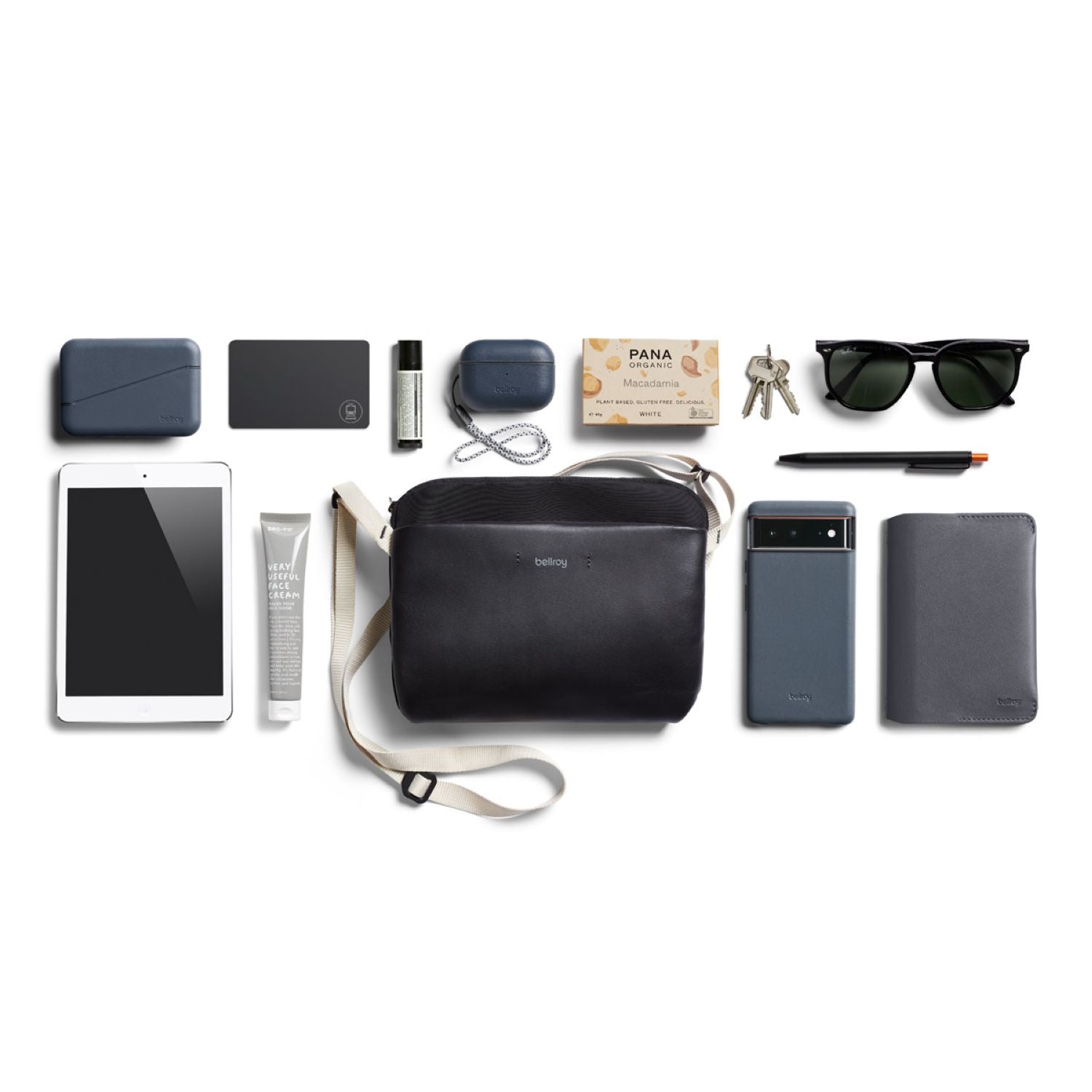 Bellroy City Pouch Plus (Premium Edition) - Black Sand