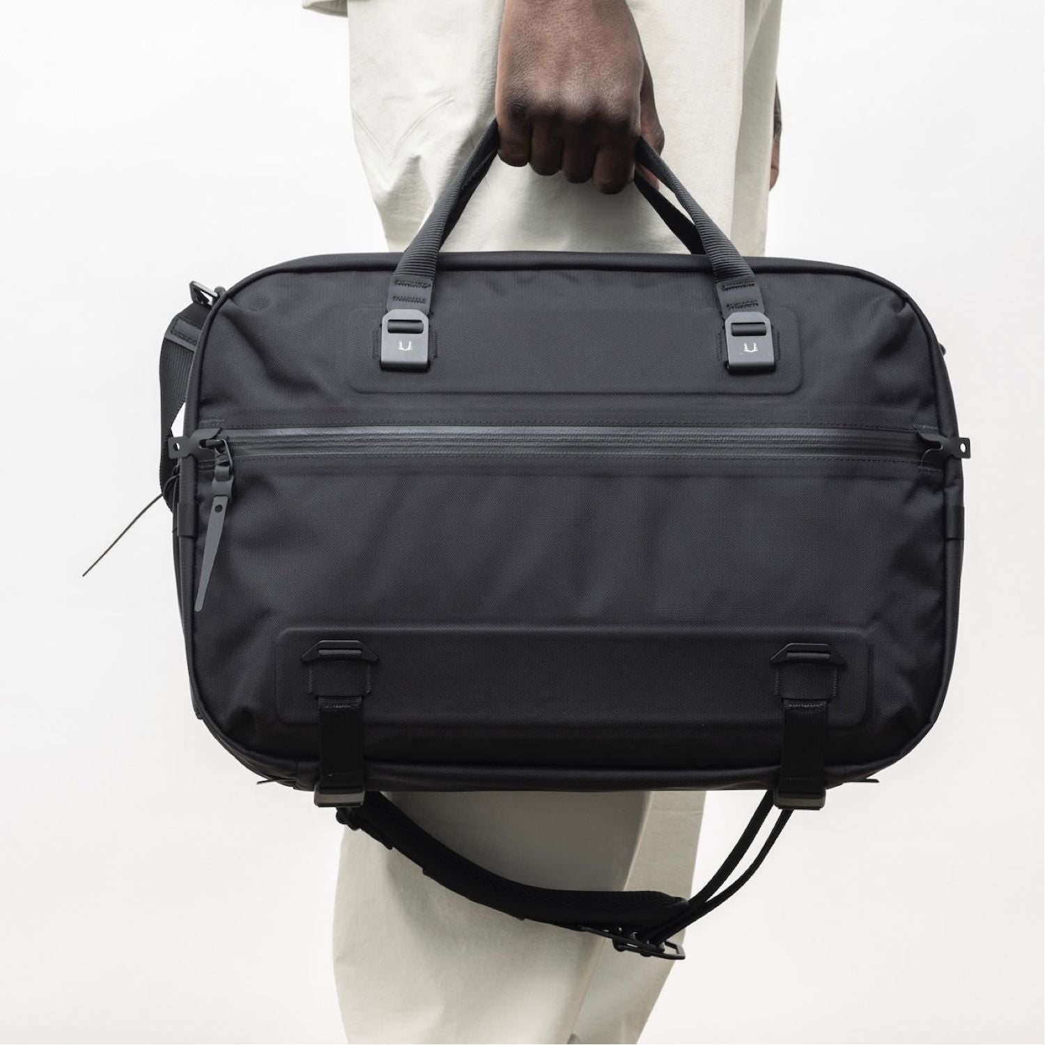 Black Ember Forge SB 16 Laptop Shoulder Bag 20L - Jet Black