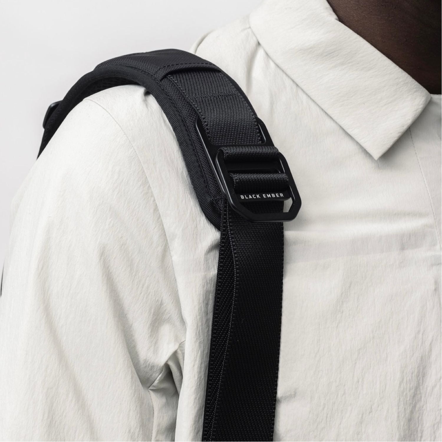 Black Ember Forge SB 16 Laptop Shoulder Bag 20L - Jet Black