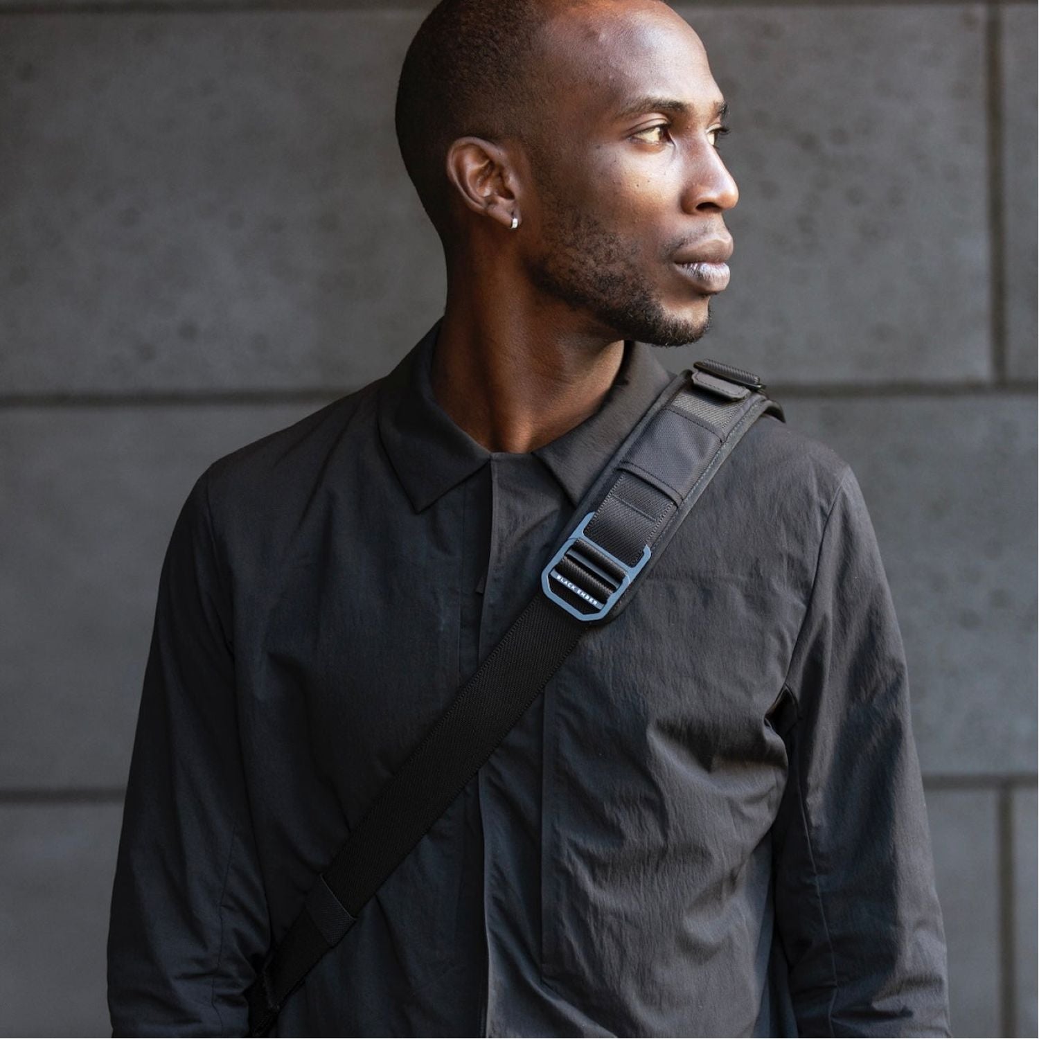 Black Ember Forge SB 16 Laptop Shoulder Bag 20L - Jet Black