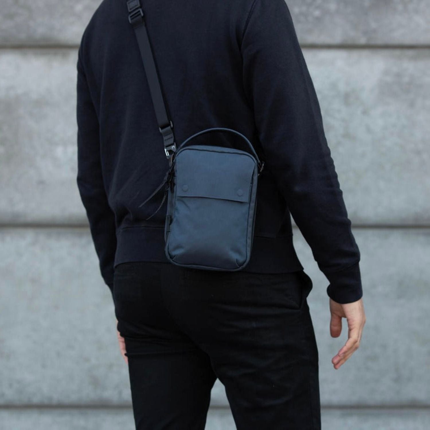 Black Ember (Limited Edition) Kompak Sling Bag 5L - Slate Blue