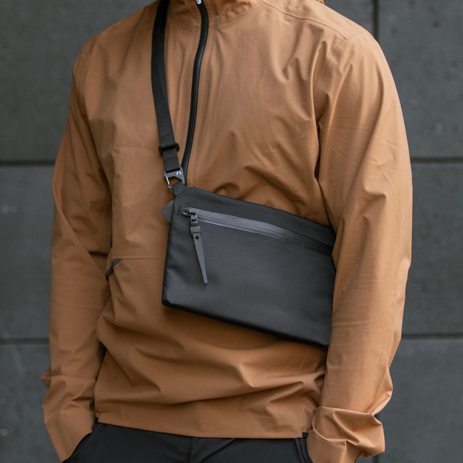 Black Ember Sacoche_01 Sling Bag 10.5 - Jet Black