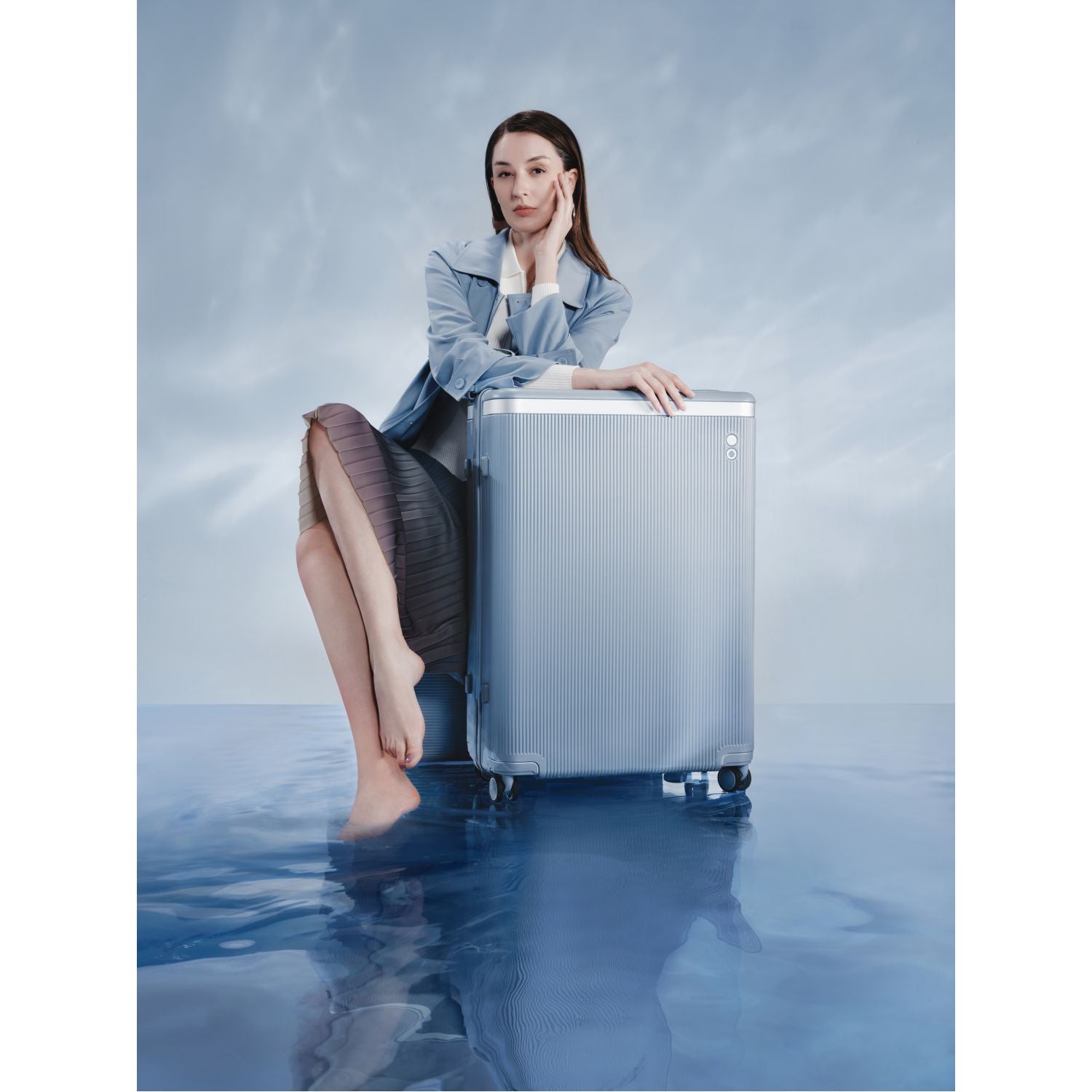 Echolac Dynasty V2 24" Medium Luggage (Sandwhite)