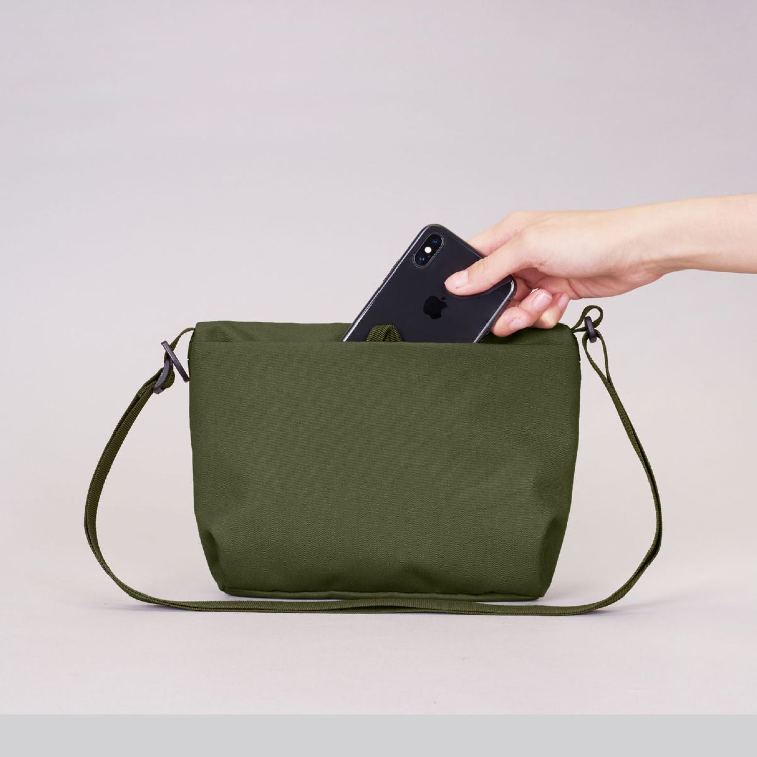 Hellolulu Cana Compact Utility Bag (Olive Green)