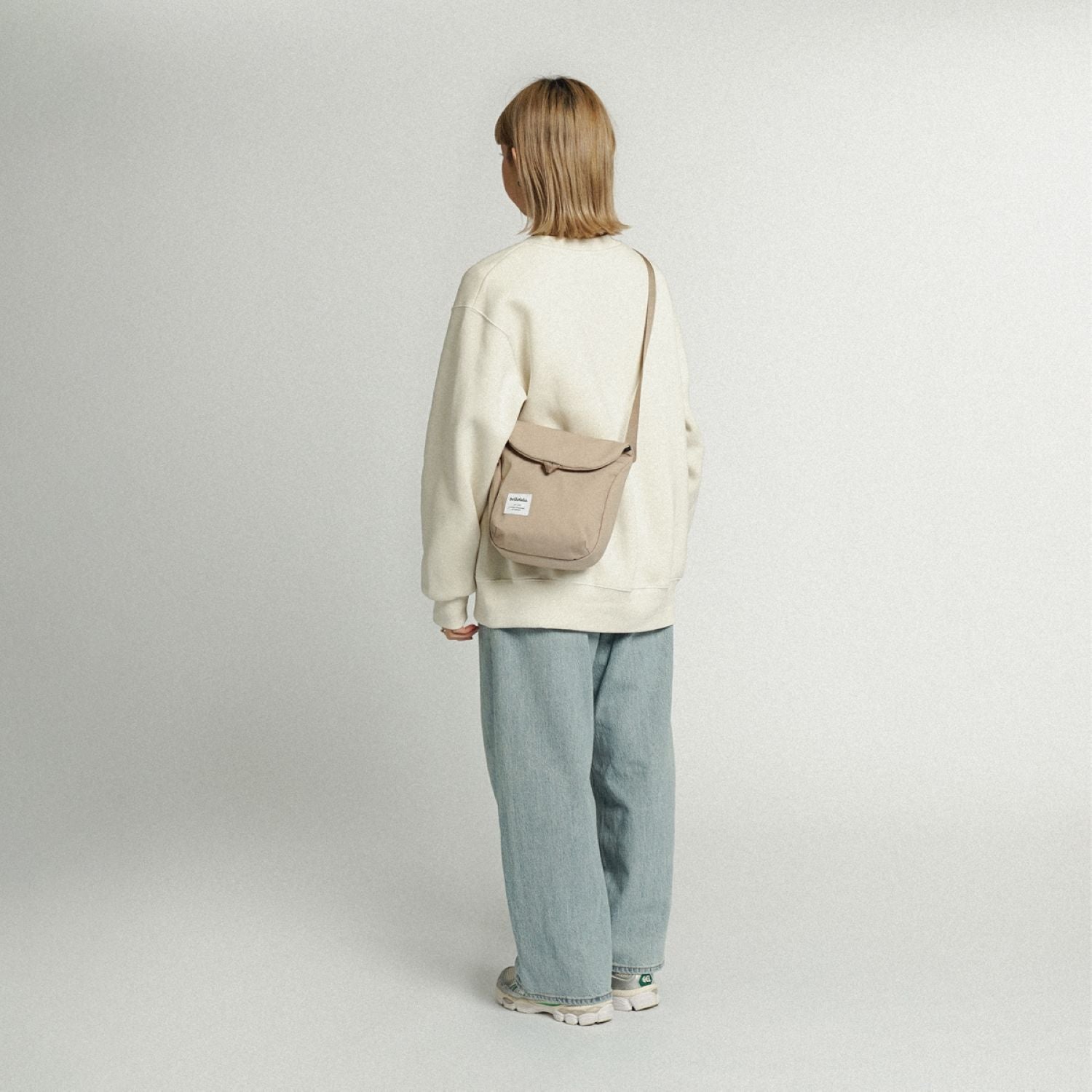 Hellolulu Desi Sling Bag Recycled (Fog Khaki)