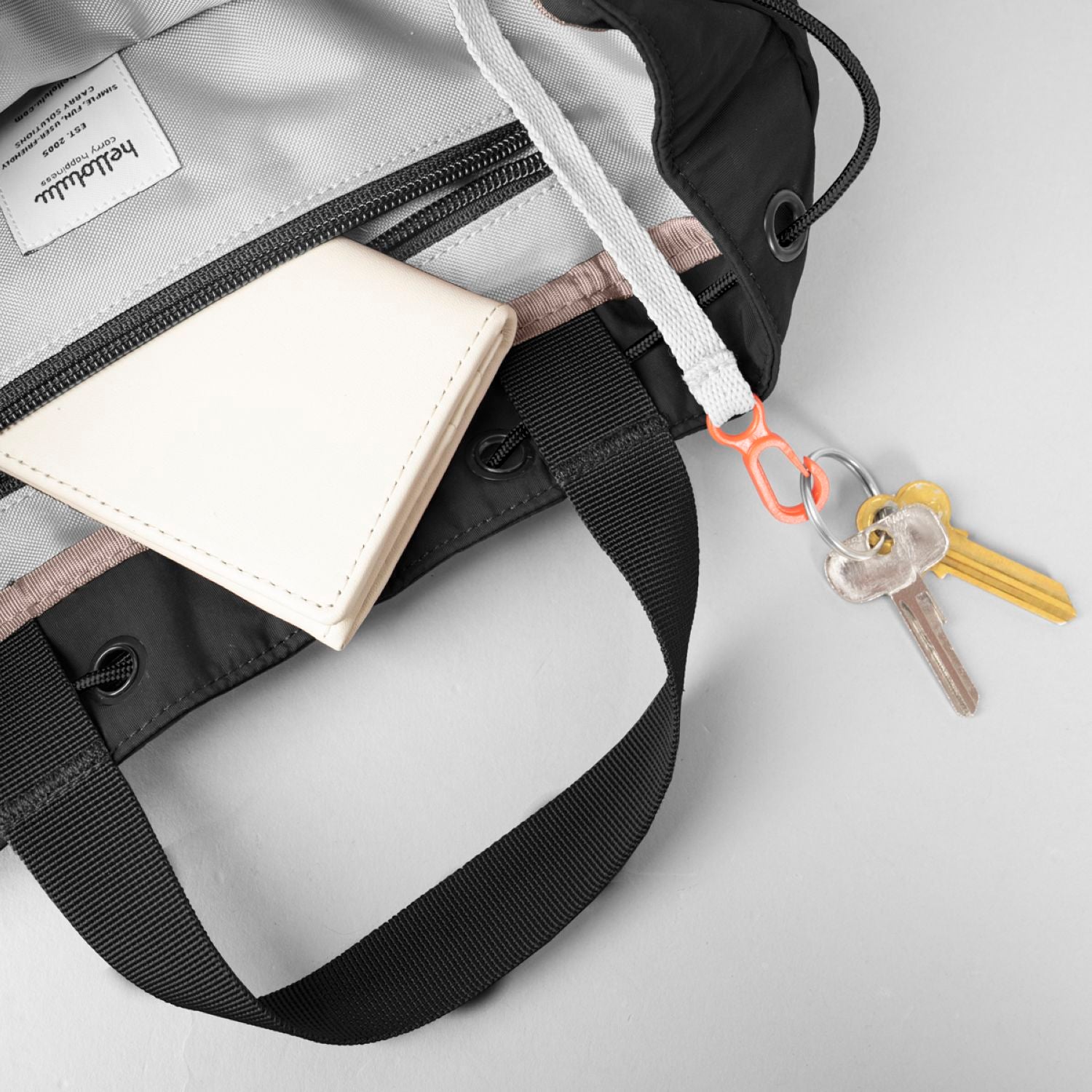 Hellolulu Emma Mini Everyday Totepack (Black)