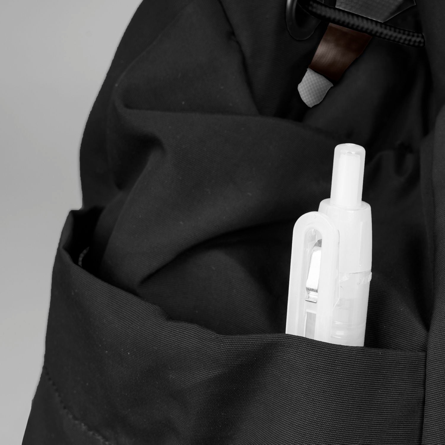 Hellolulu Emma Mini Everyday Totepack (Black)