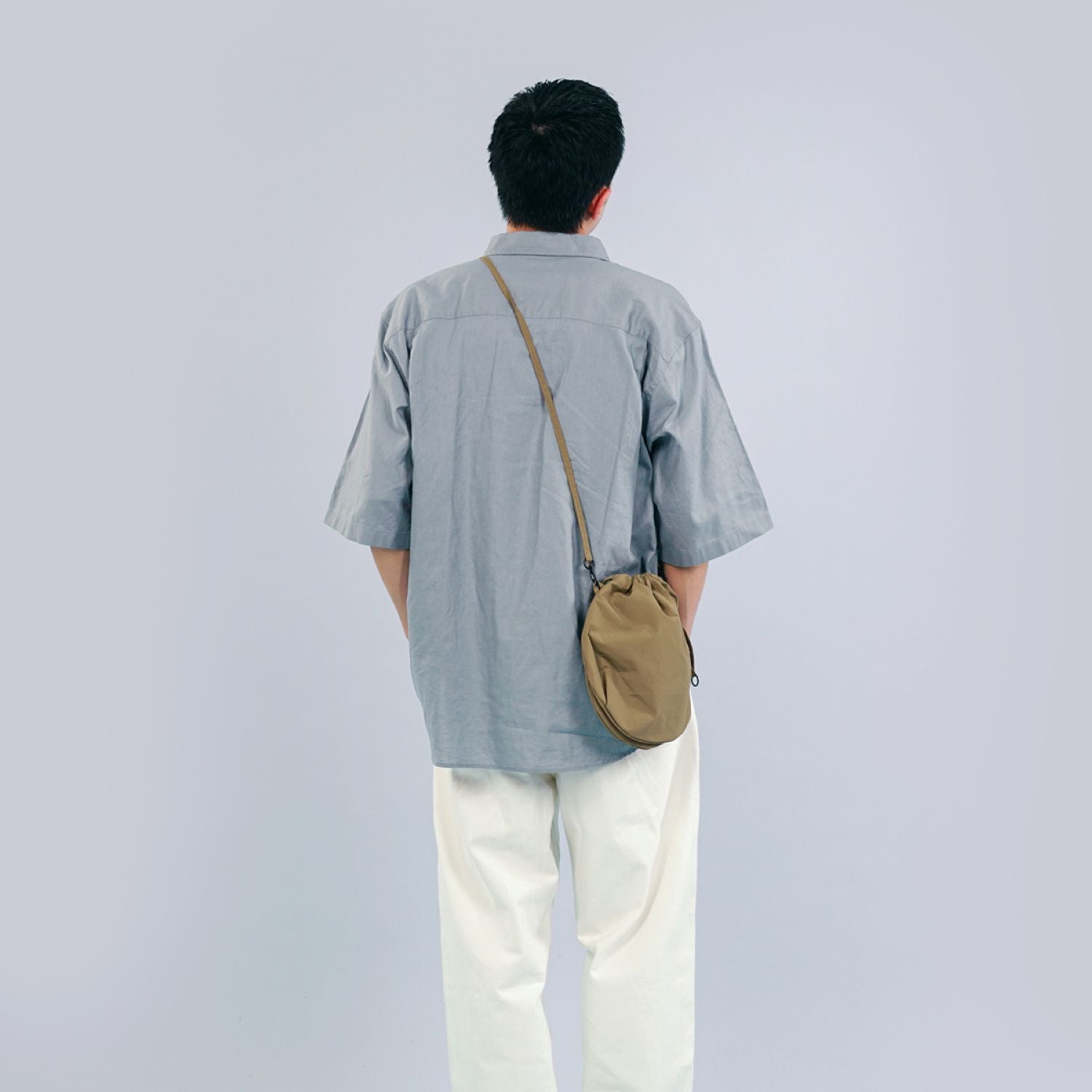 Hellolulu Kate 2 Way Oval Sling L (Frosted Almond)