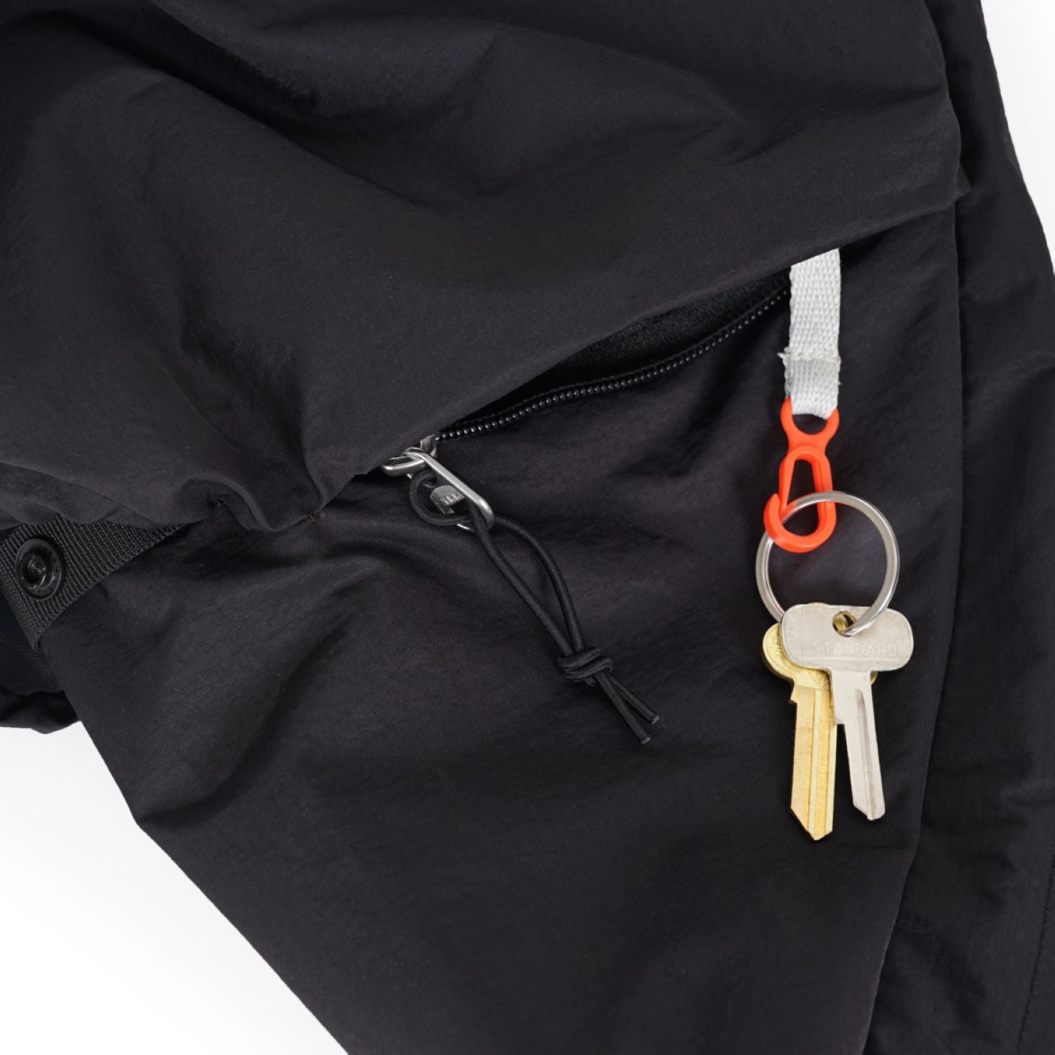 Hellolulu Remi Anywhere Sling Bag (Black Onyx)