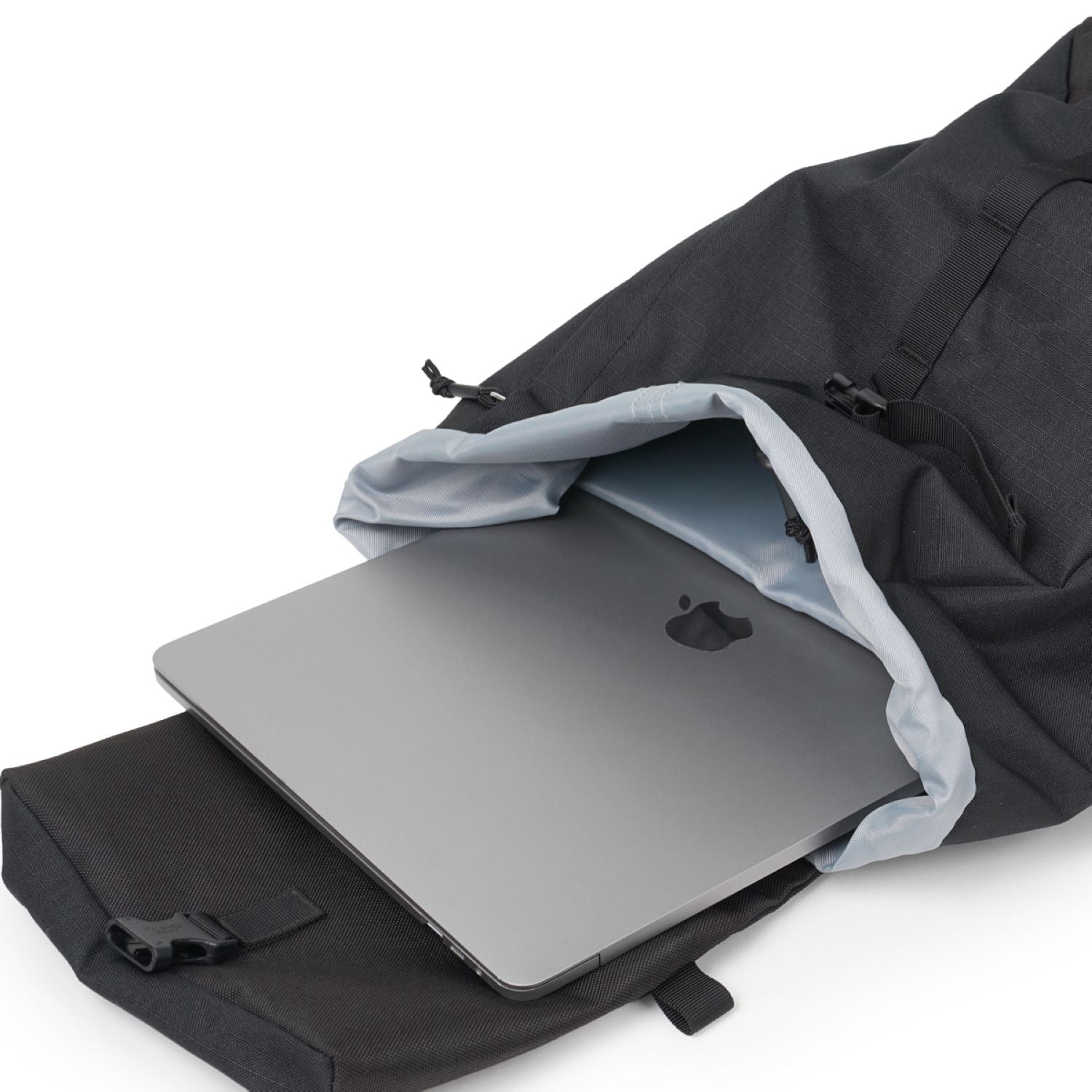 Hellolulu Saro Utility Flap Backpack M Recycled (Charcoal Black)