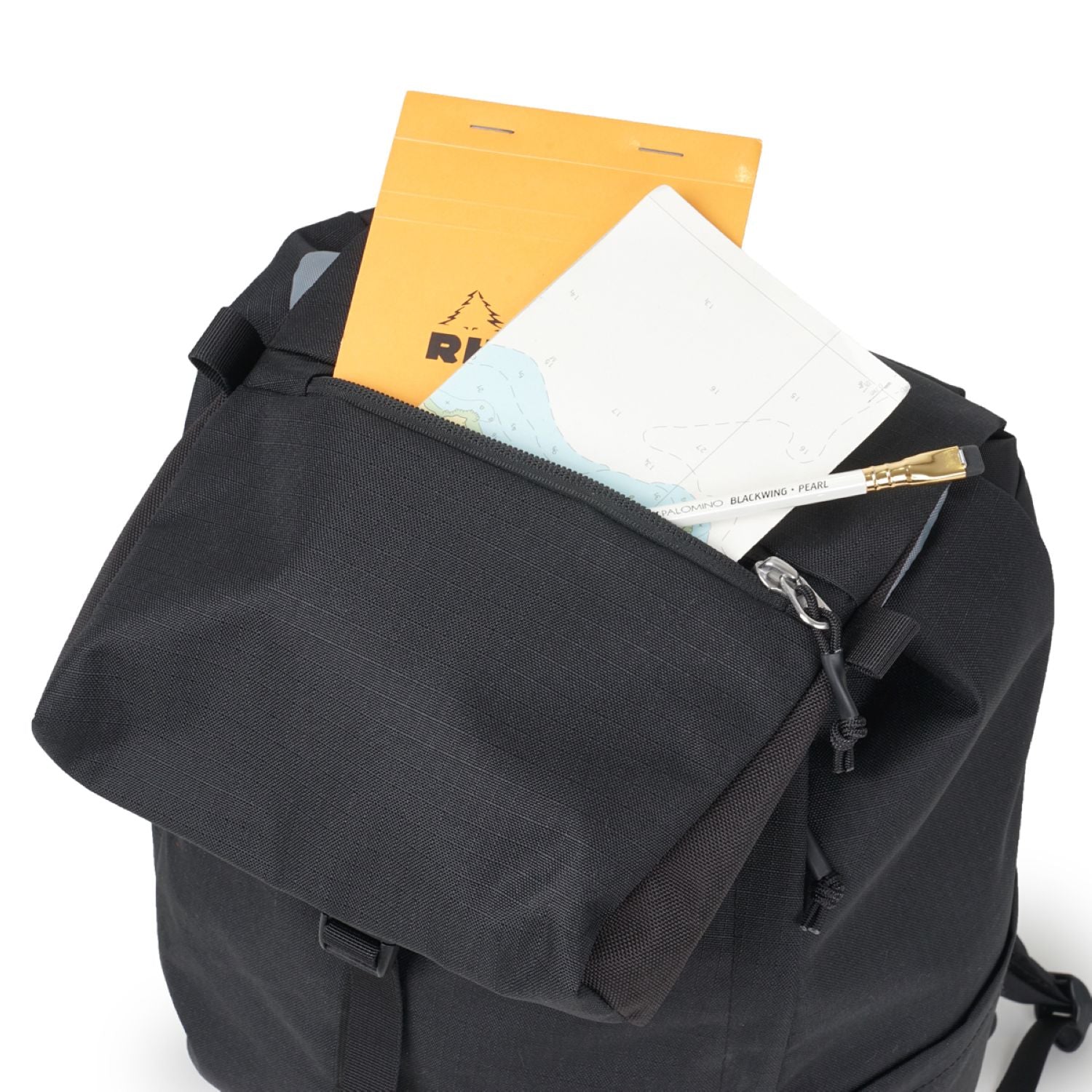 Hellolulu Saro Utility Flap Backpack M Recycled (Charcoal Black)