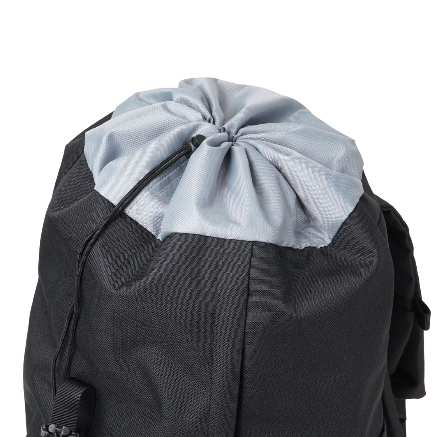 Hellolulu Saro Utility Flap Backpack M Recycled (Charcoal Black)